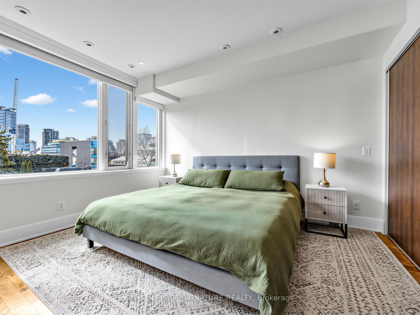 845 Richmond Street W