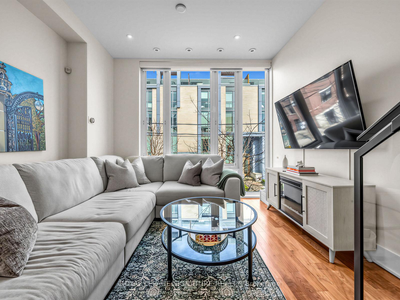 845 Richmond Street W