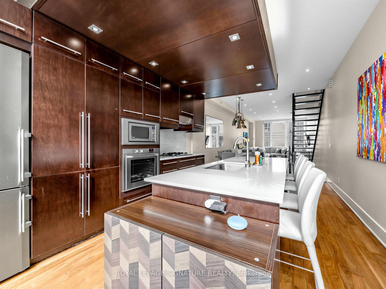 845 Richmond Street W