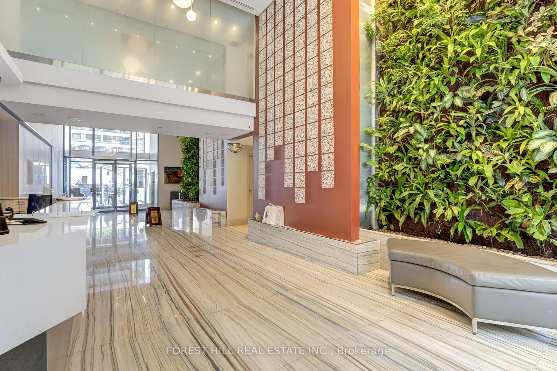 111 Elizabeth Street 917, Toronto Unit: 917