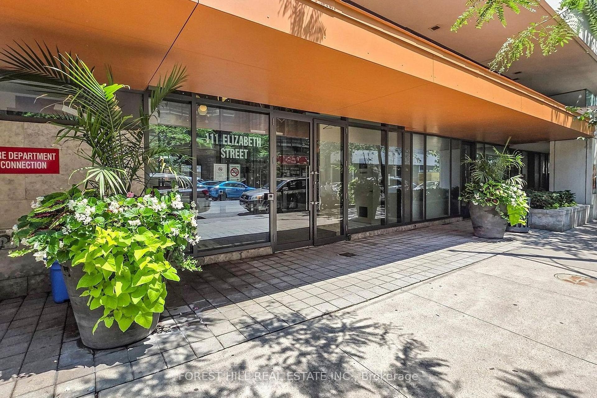 111 Elizabeth Street 917, Toronto Unit: 917