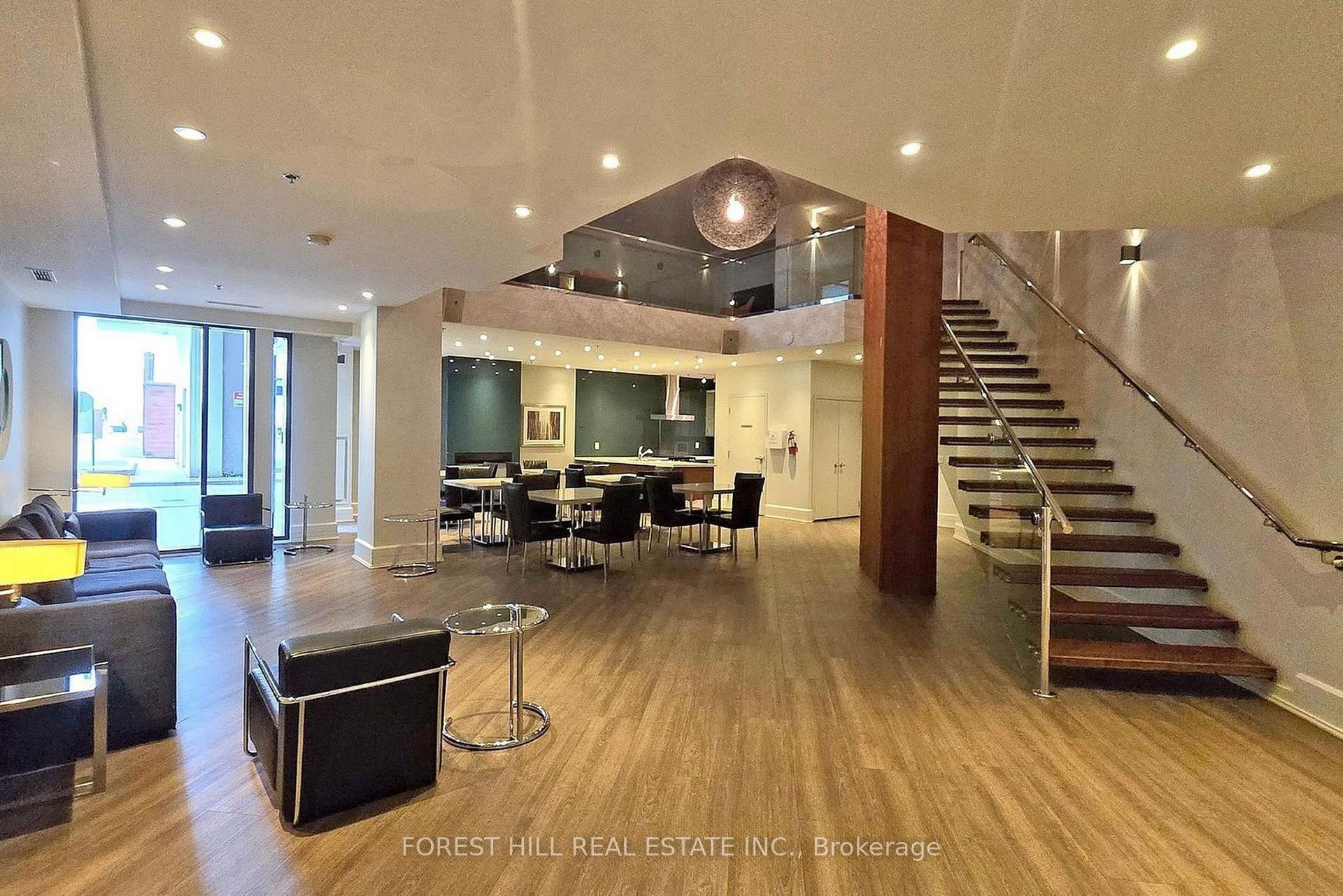 111 Elizabeth Street 917, Toronto Unit: 917