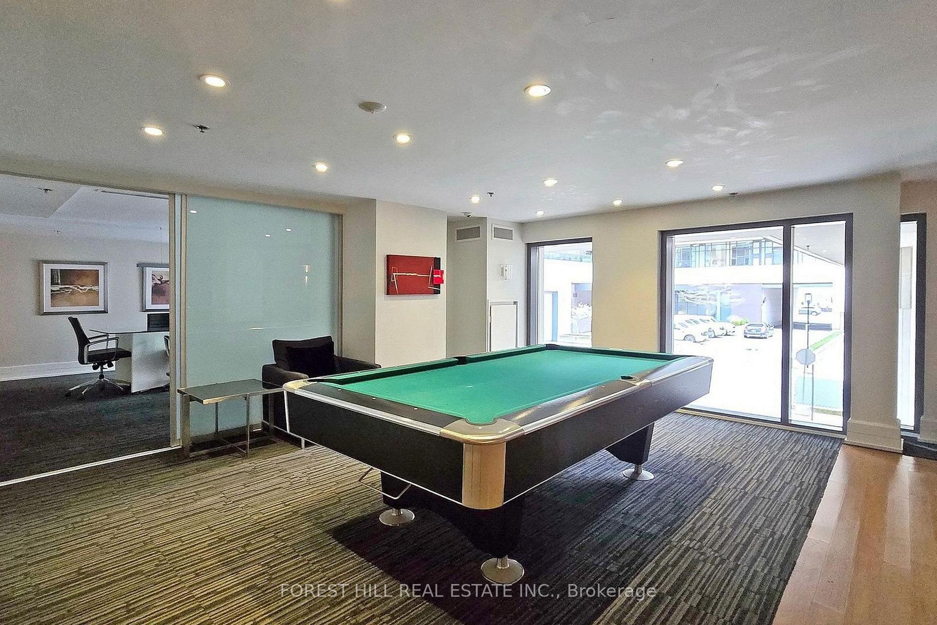 111 Elizabeth Street 917, Toronto Unit: 917