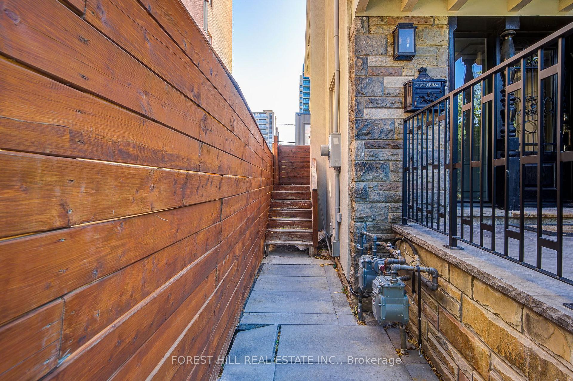 85 Vaughan Road 5, Toronto Unit: 5