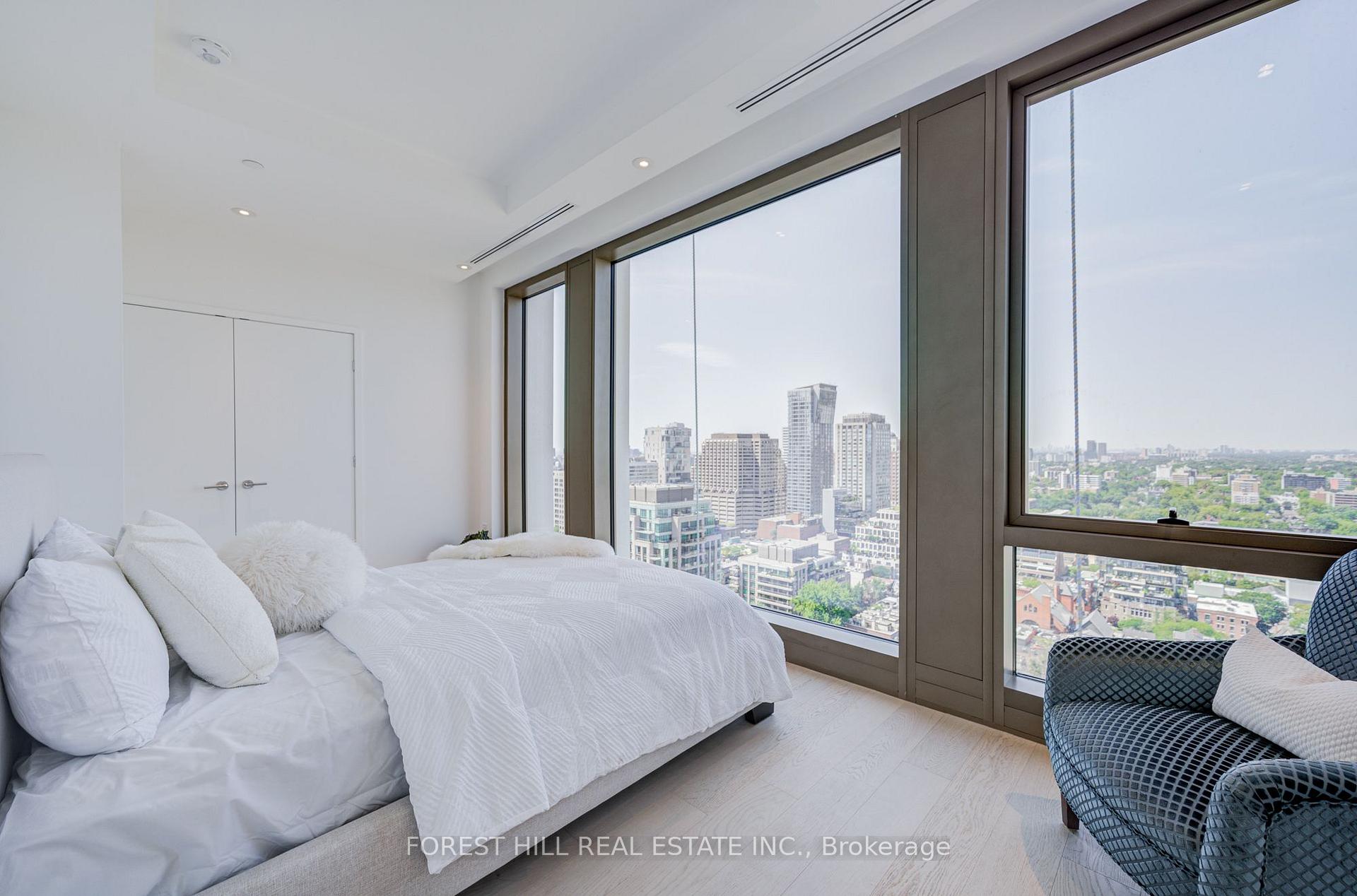 1315 BAY Street 2202, Toronto Unit: 2202