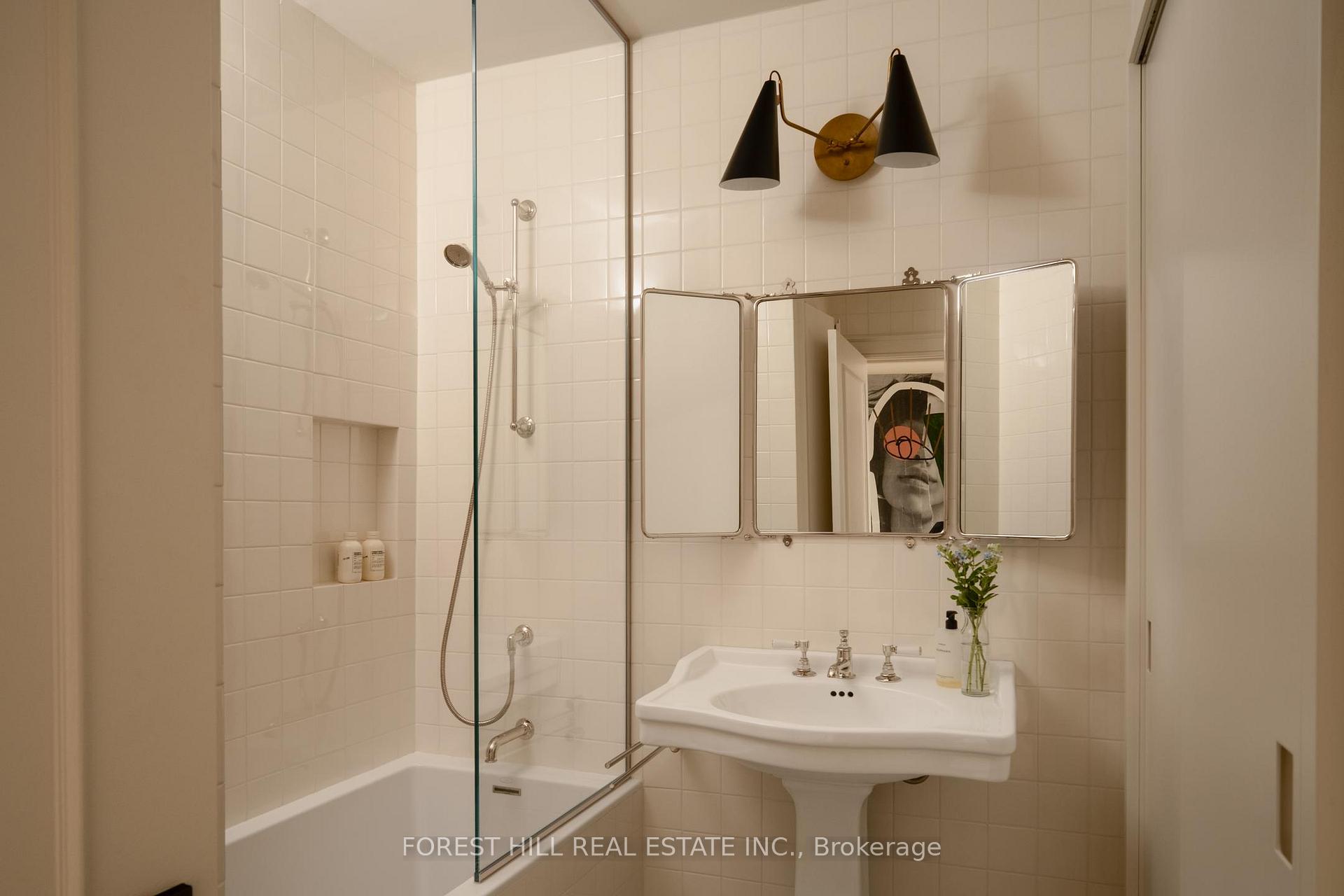 295 Davenport Road 205, Toronto Unit: 205