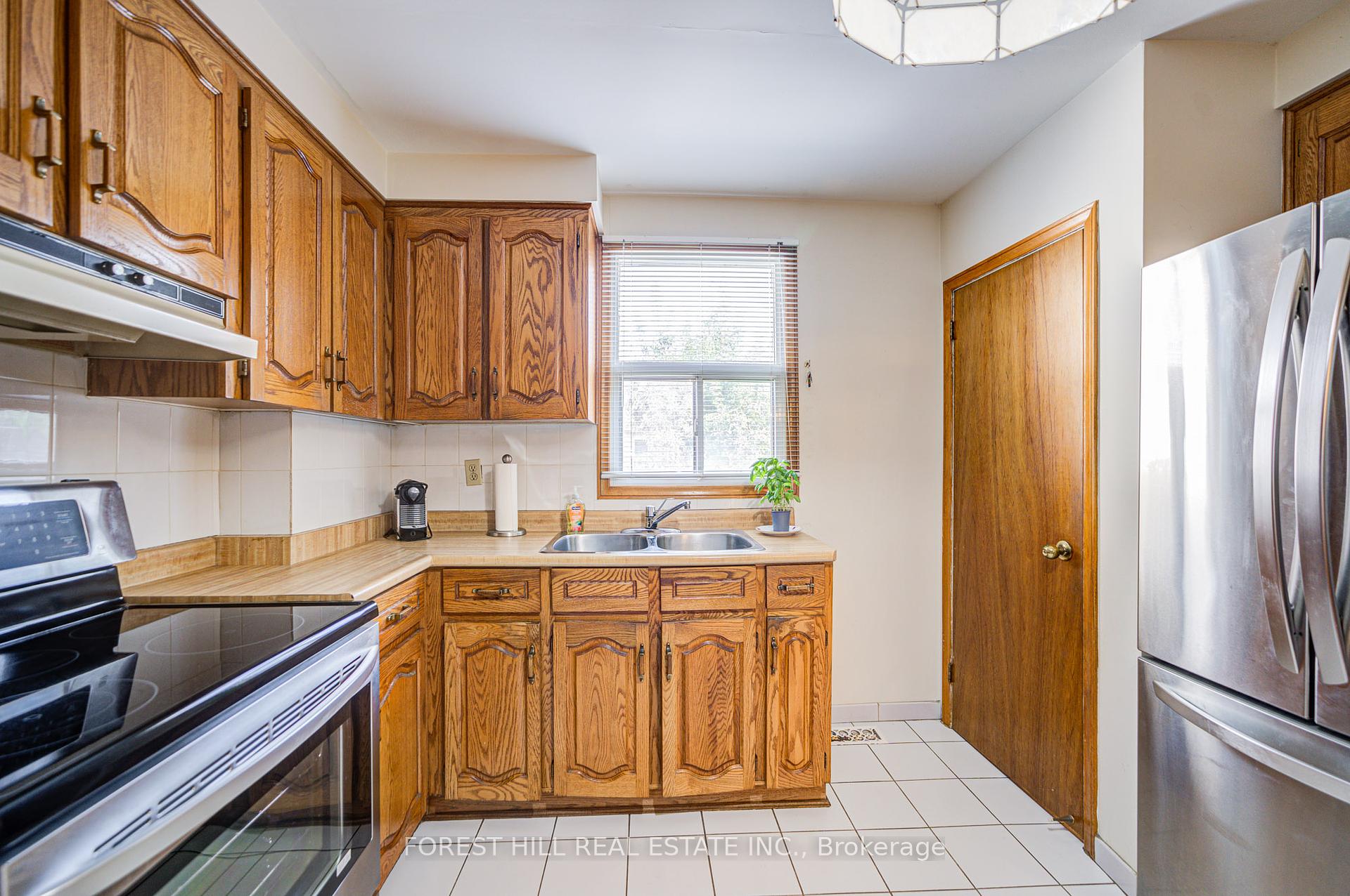 8 Norman Avenue, Toronto W03