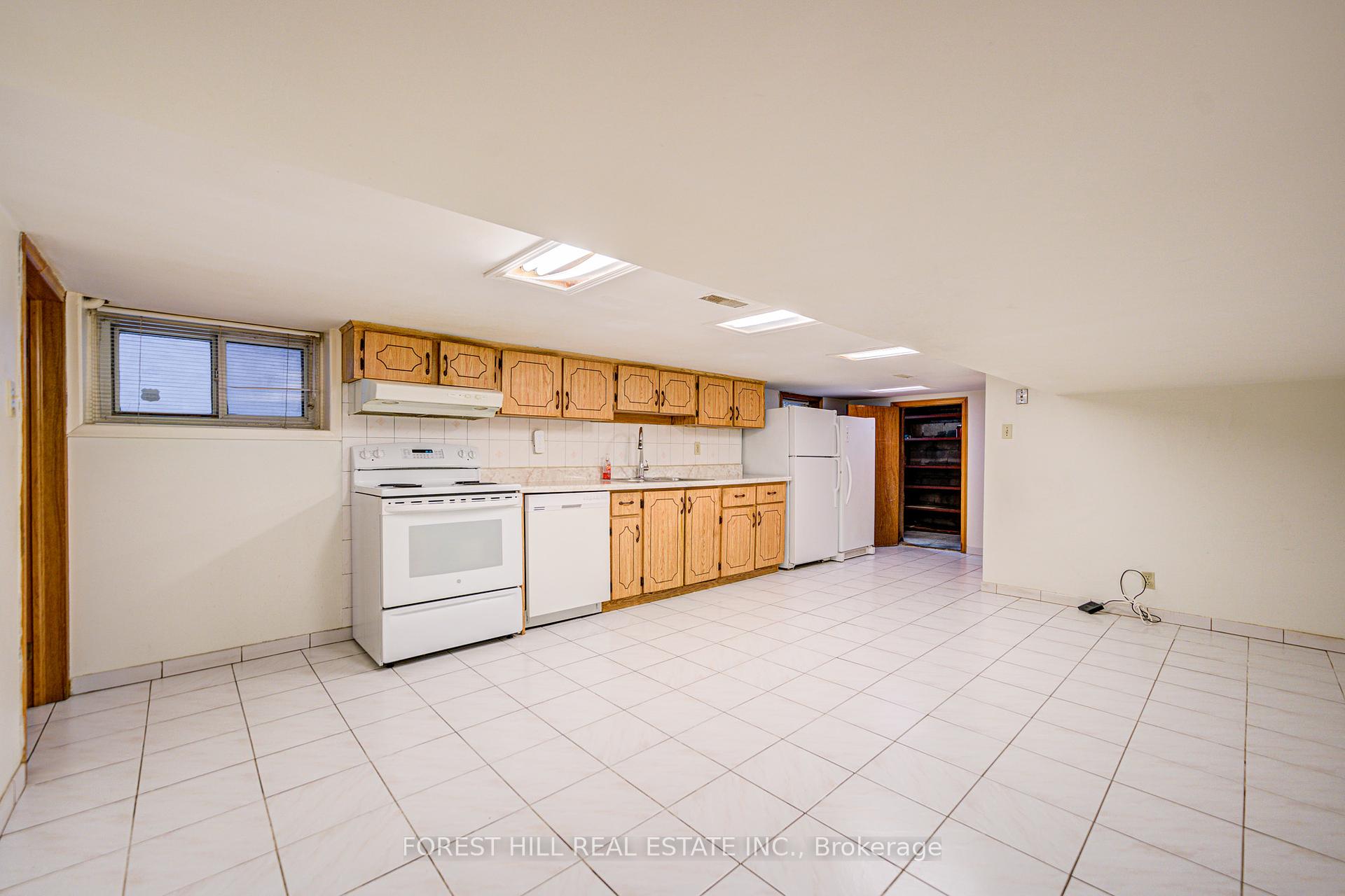 8 Norman Avenue, Toronto W03