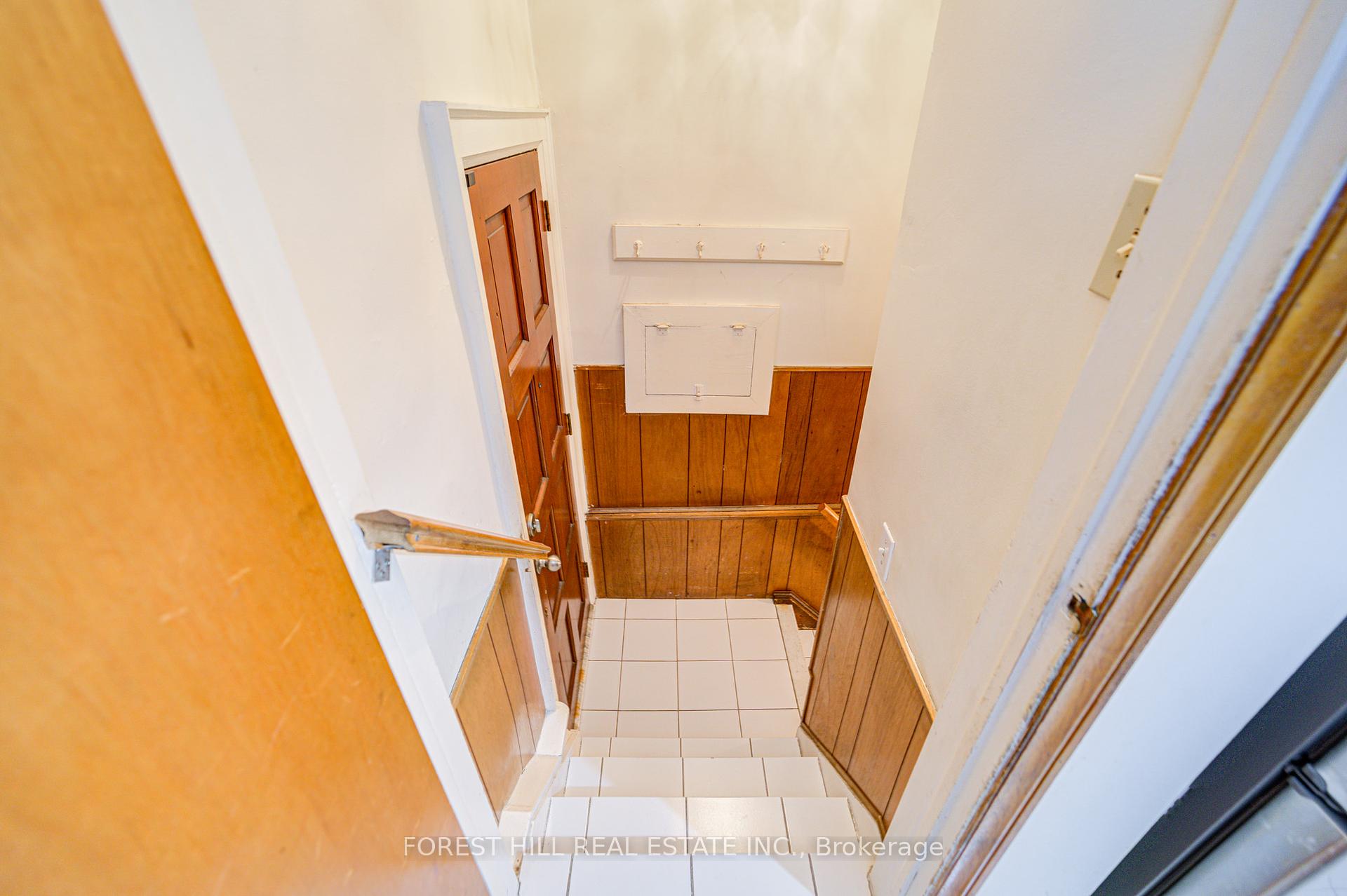 8 Norman Avenue, Toronto W03