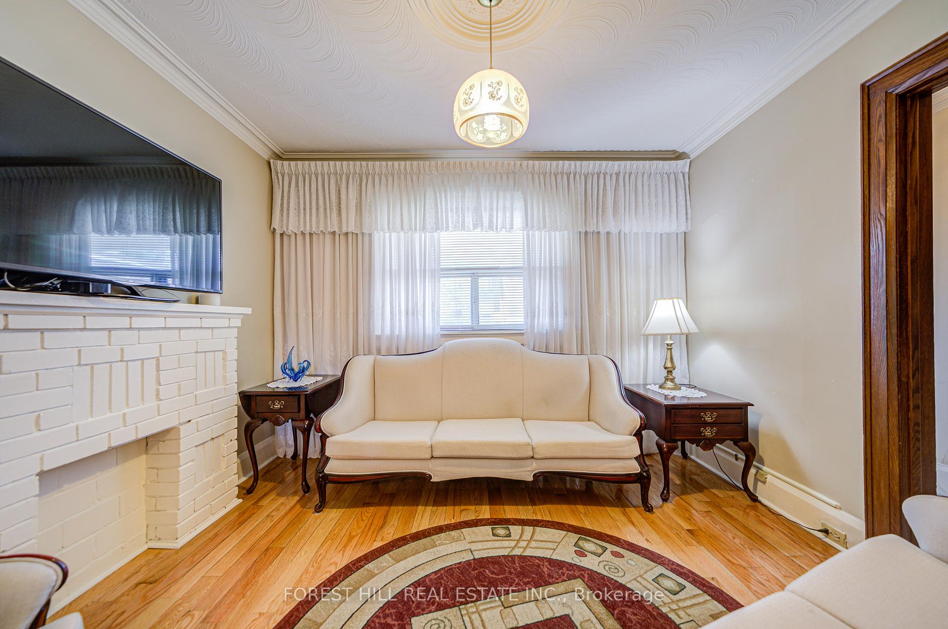 8 Norman Avenue, Toronto W03