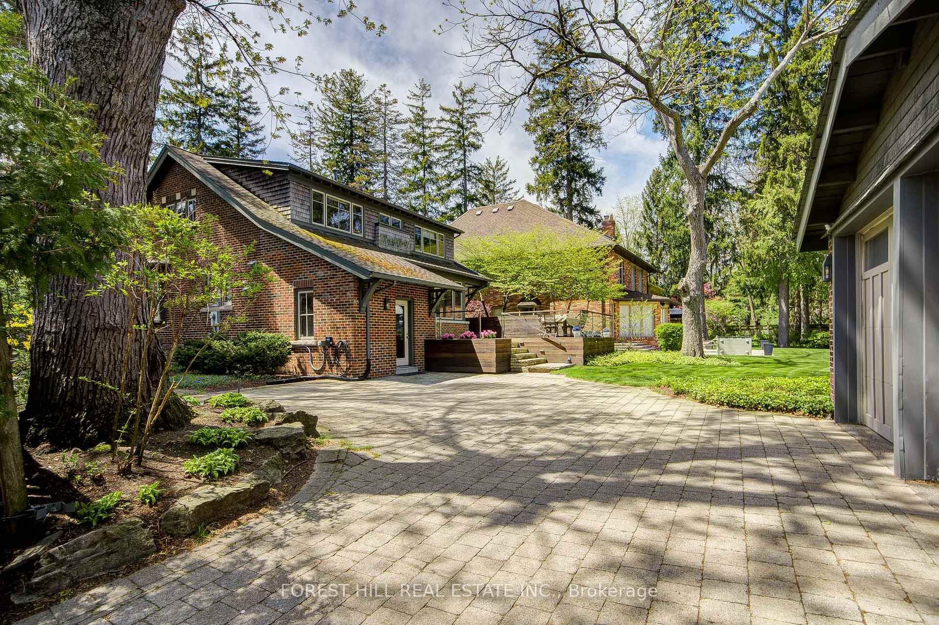 1381 Lorne Park Road