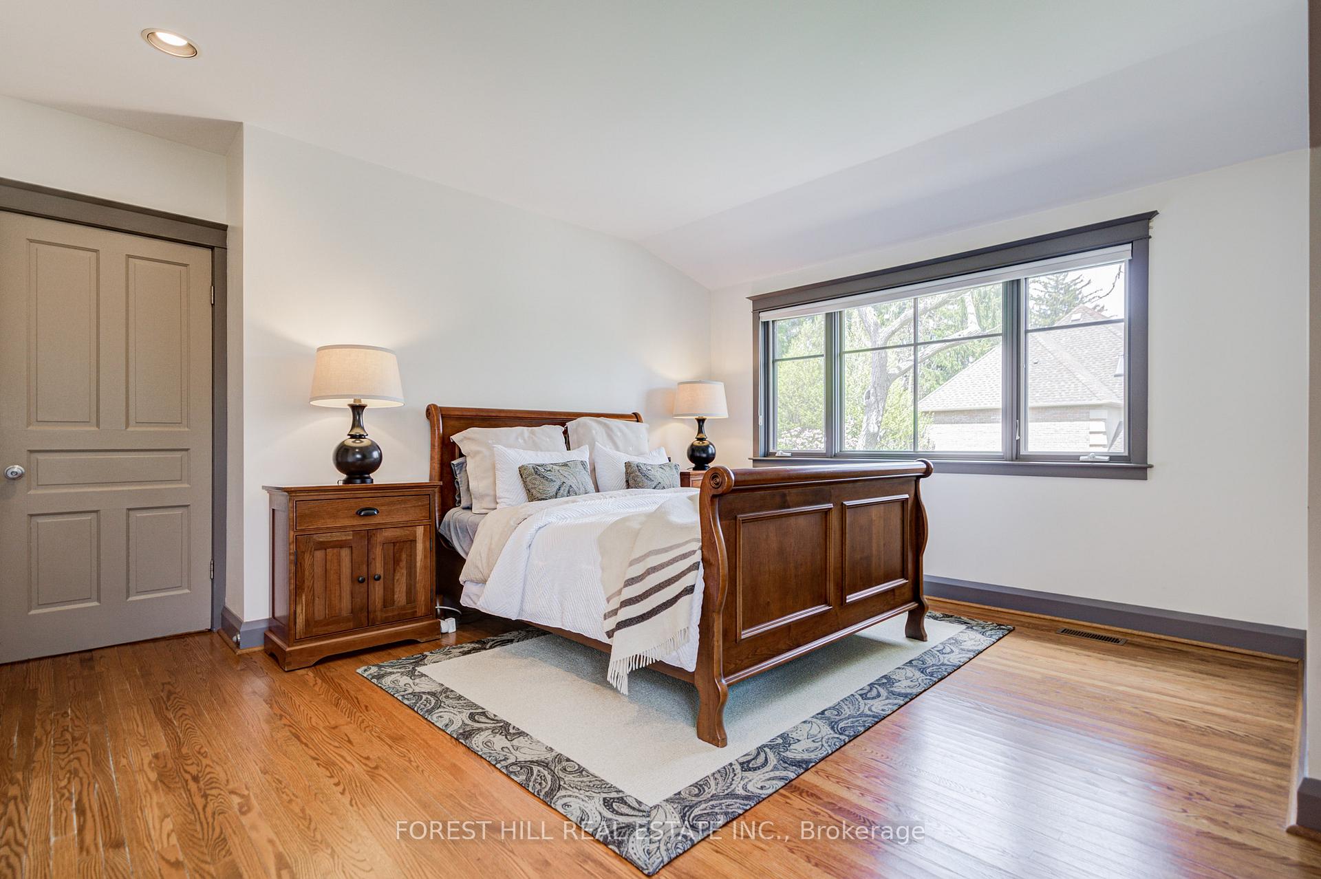 1381 Lorne Park Road