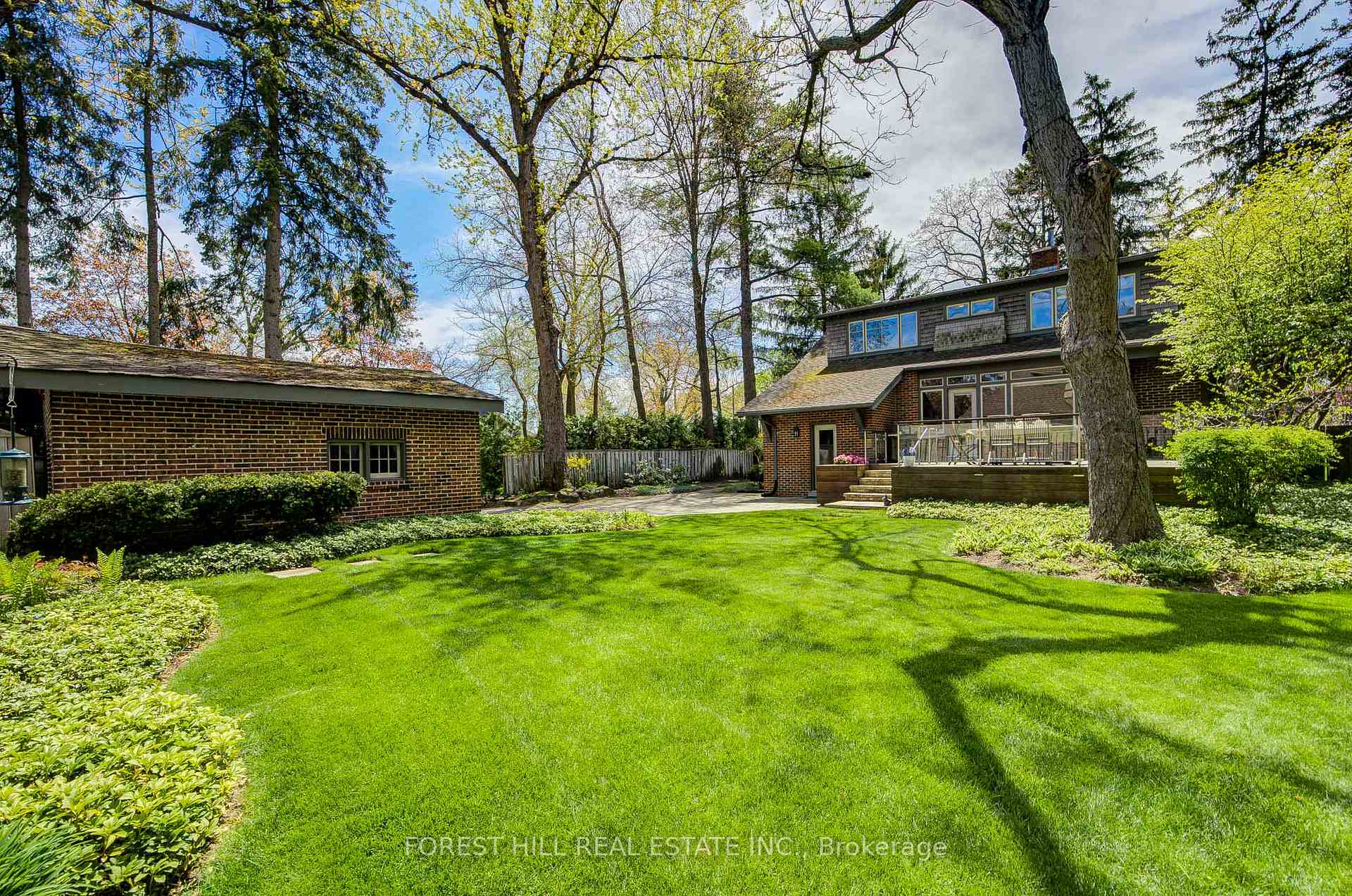 1381 Lorne Park Road
