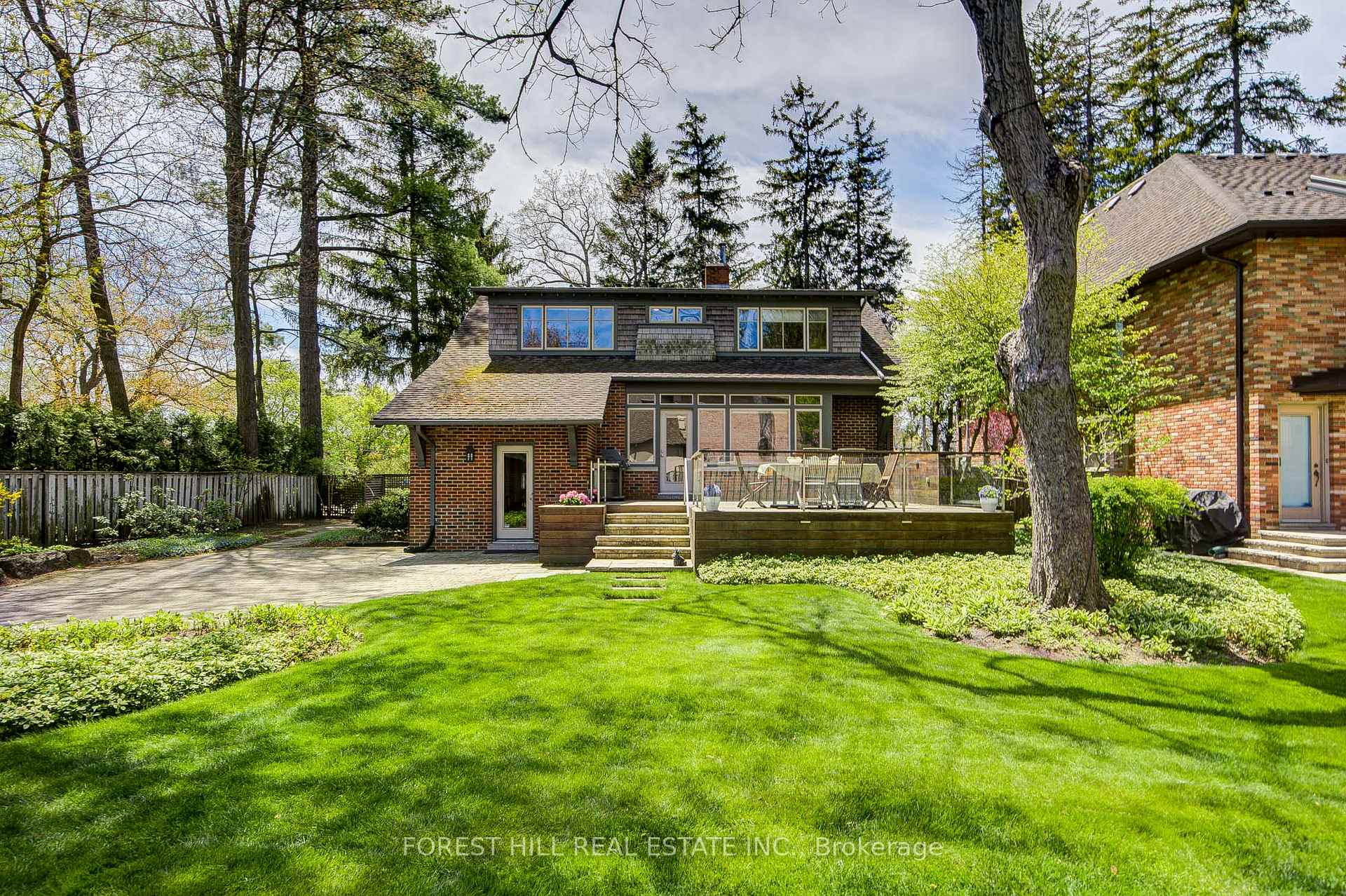 1381 Lorne Park Road