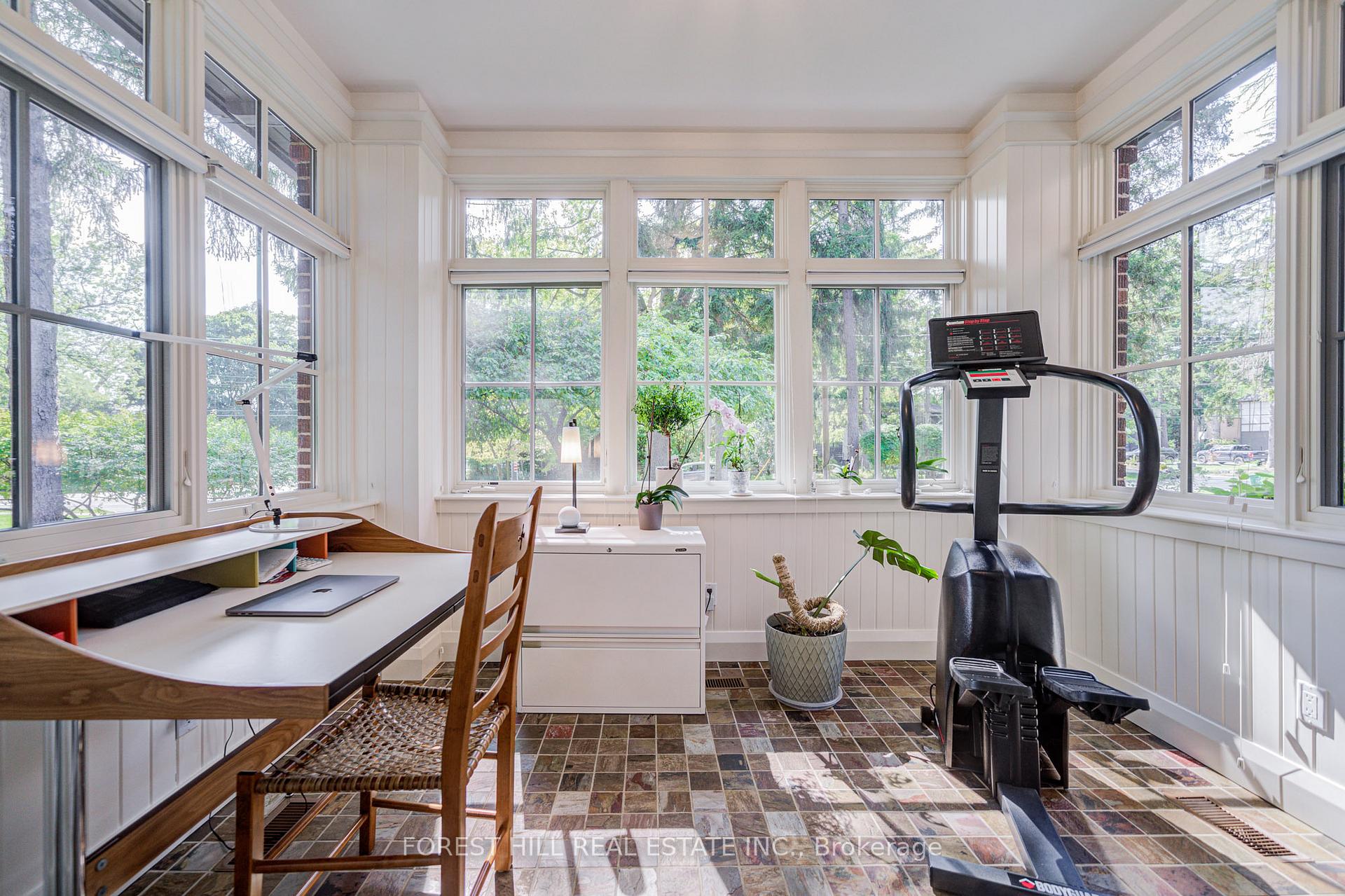 1381 Lorne Park Road
