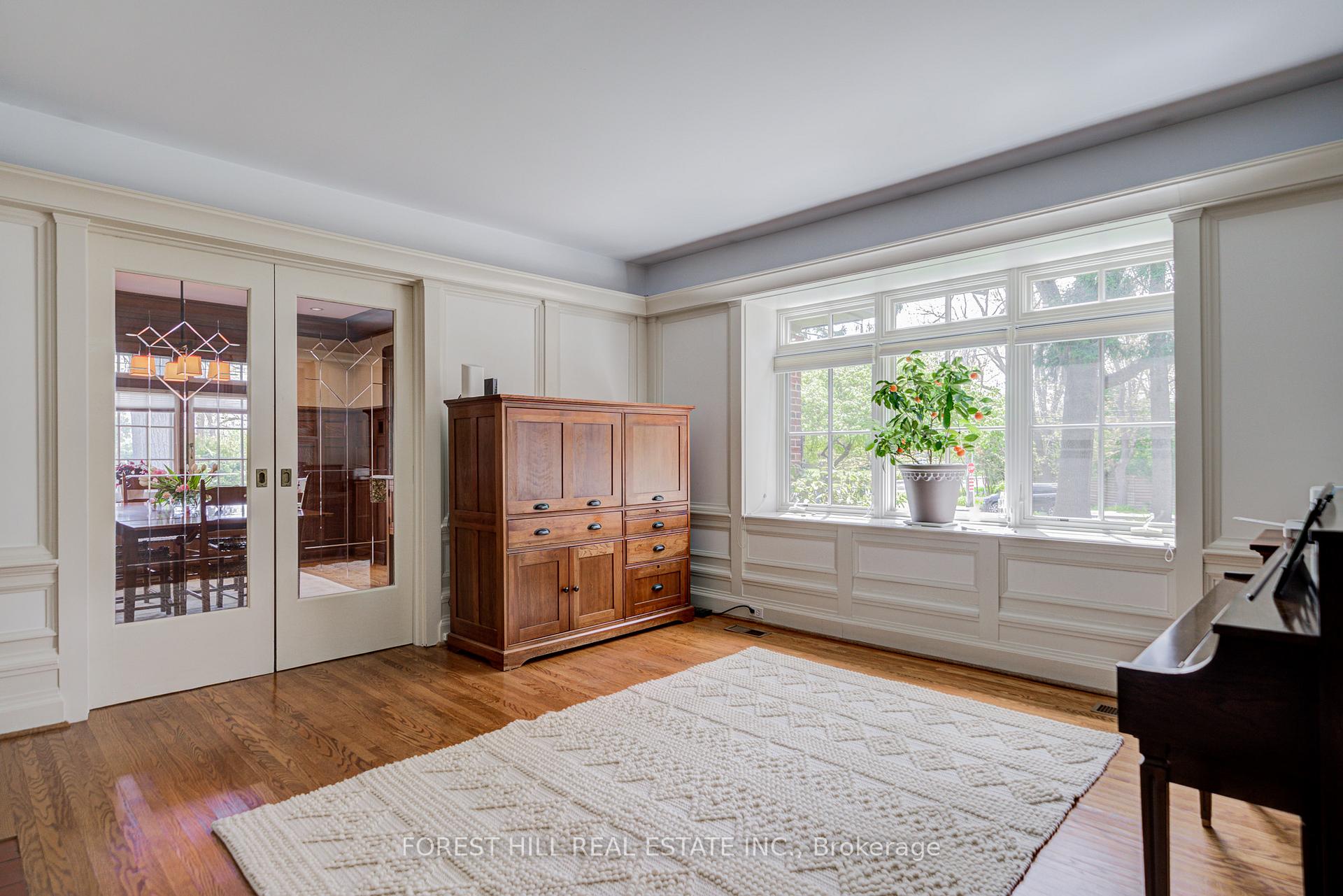 1381 Lorne Park Road