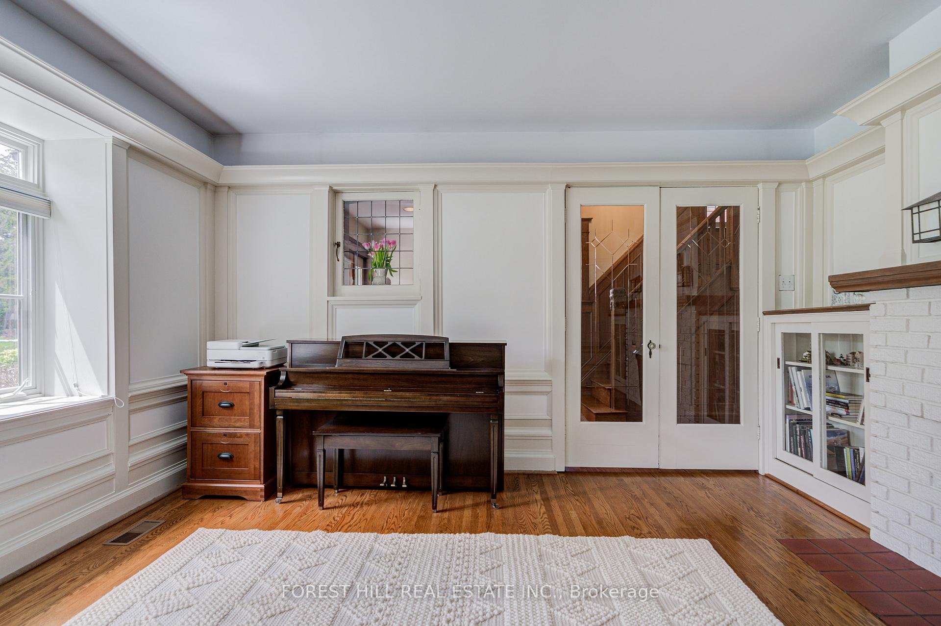 1381 Lorne Park Road