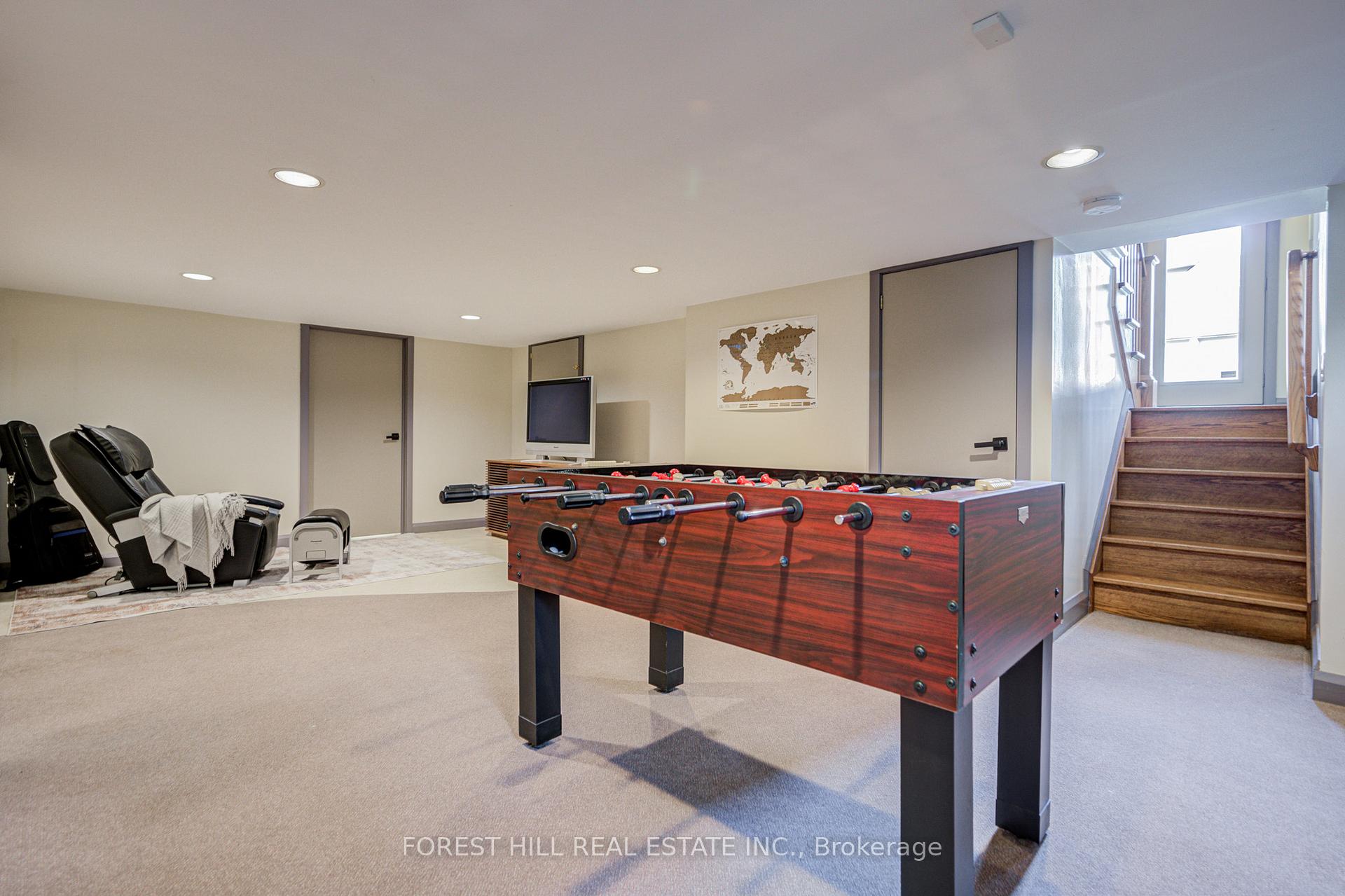 1381 Lorne Park Road