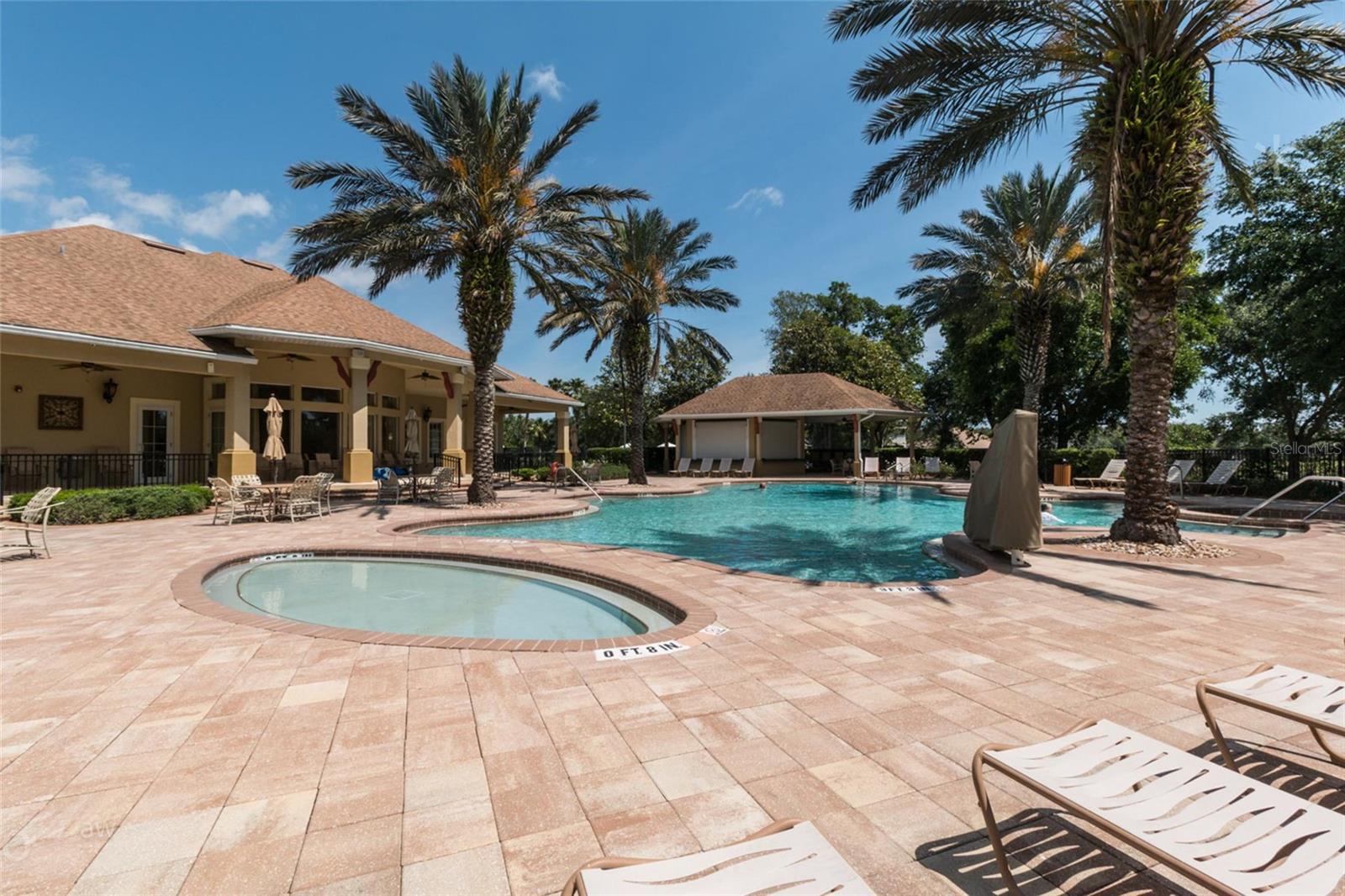 3 VILLAGE VIEW DR