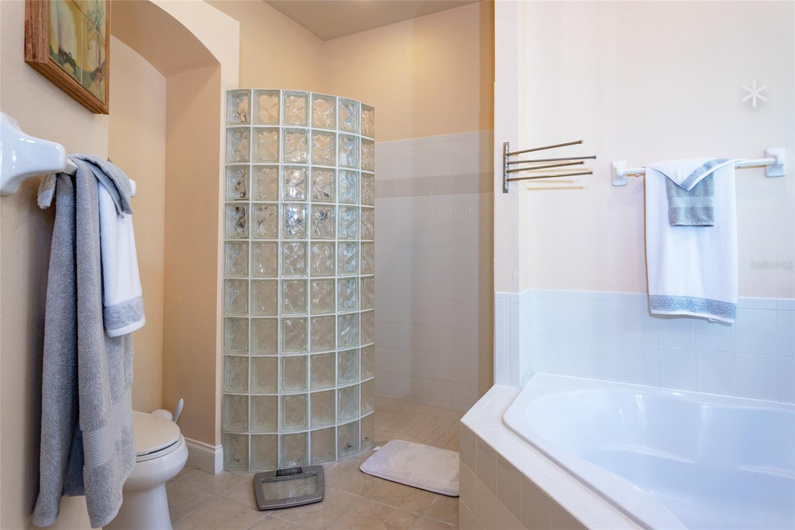 3 VILLAGE VIEW DR