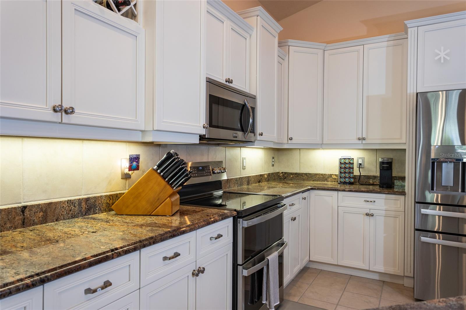 3 VILLAGE VIEW DR
