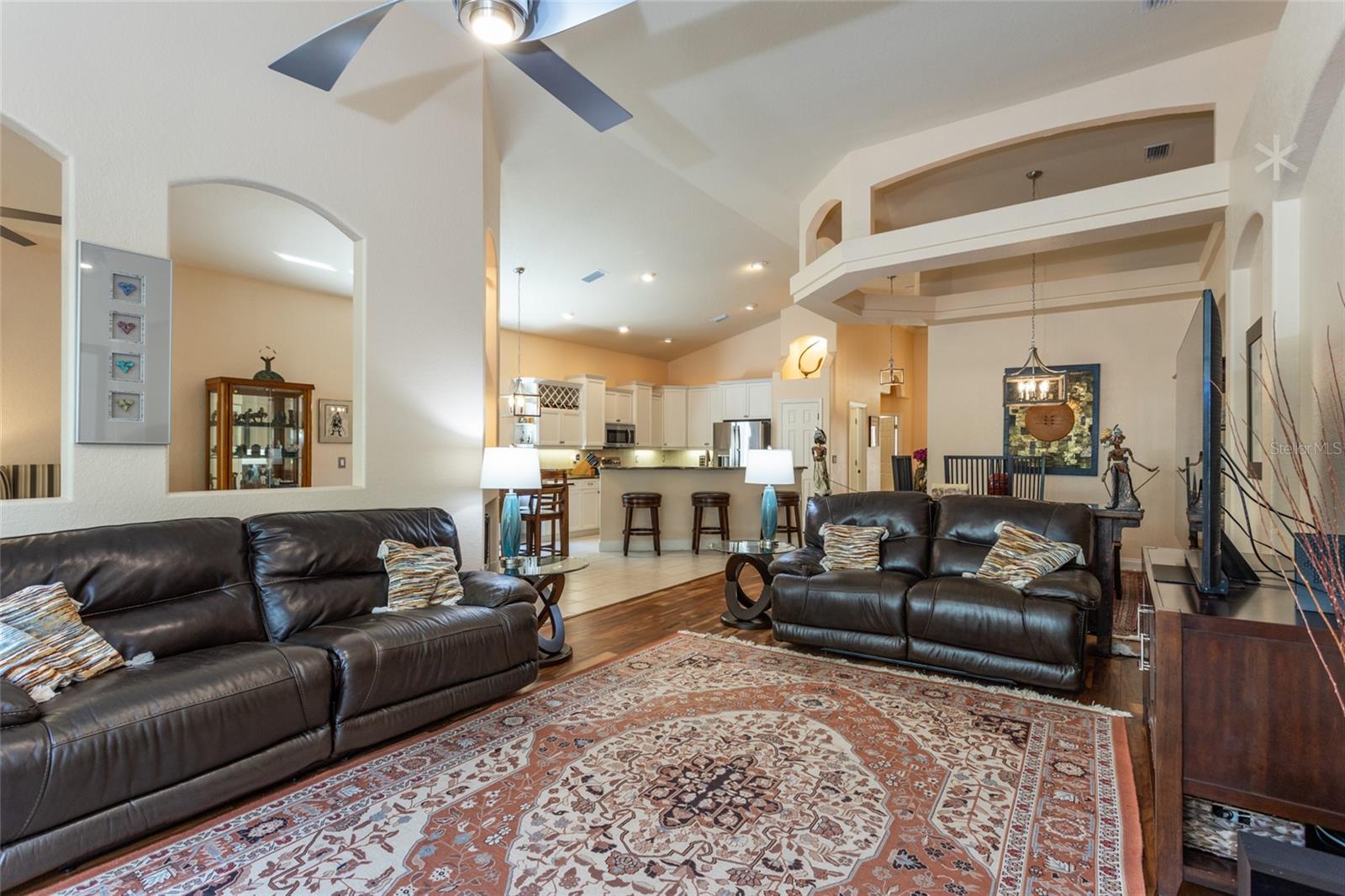 3 VILLAGE VIEW DR