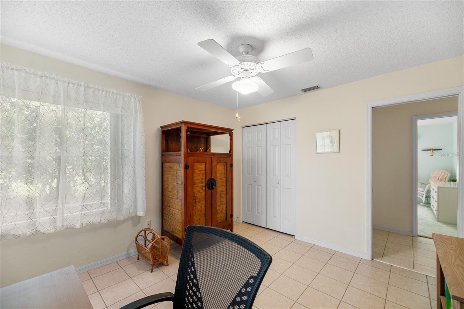 6 SUTTON CT
