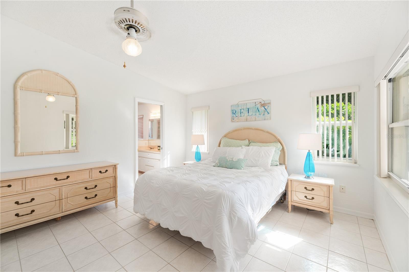 6 SUTTON CT