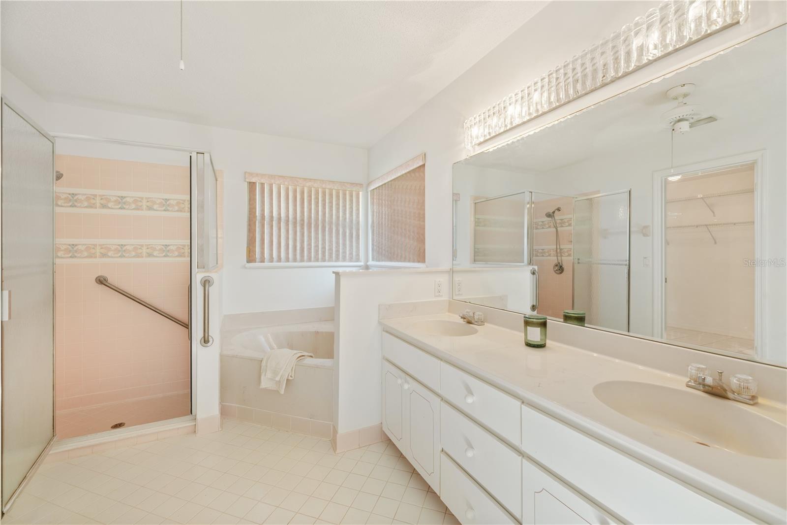 6 SUTTON CT
