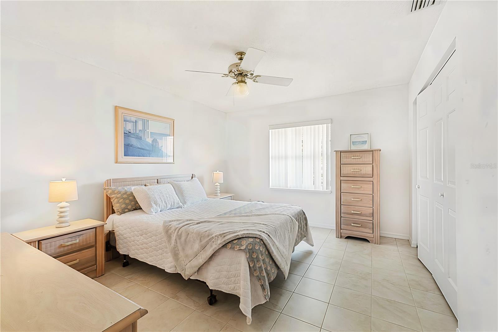 6 SUTTON CT