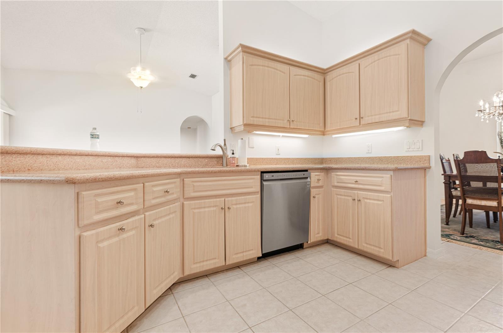 6 SUTTON CT