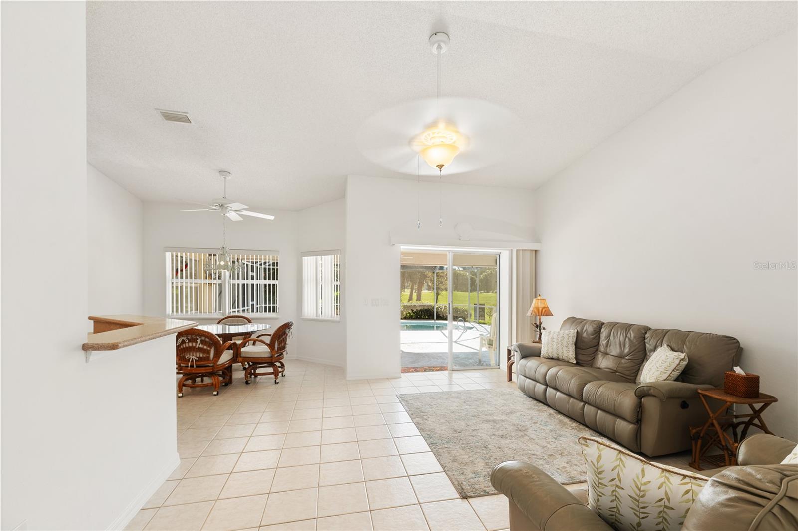 6 SUTTON CT