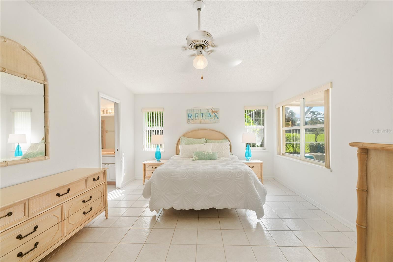 6 SUTTON CT