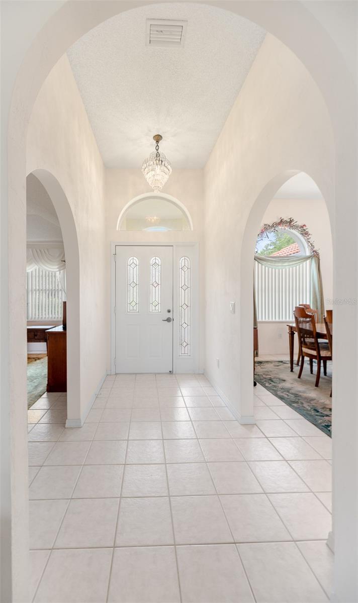 6 SUTTON CT