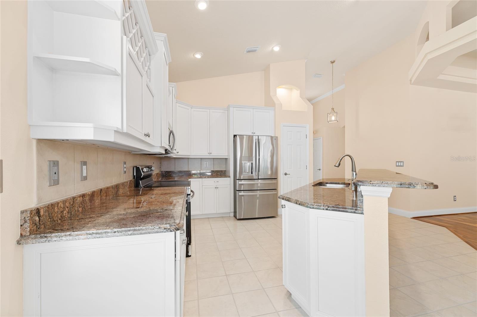 3 VILLAGE VIEW DR