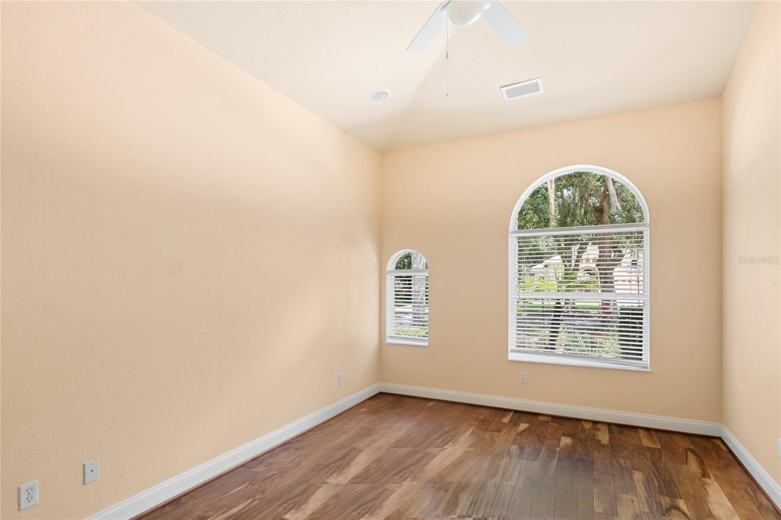 3 VILLAGE VIEW DR