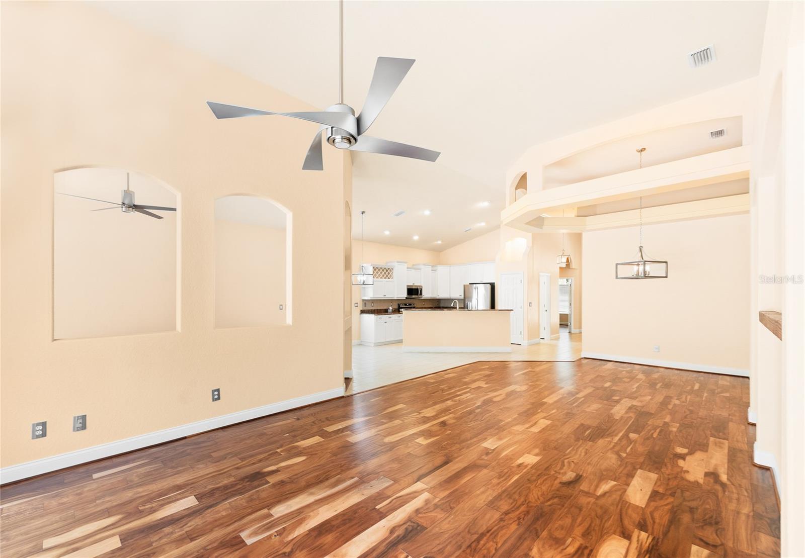 3 VILLAGE VIEW DR