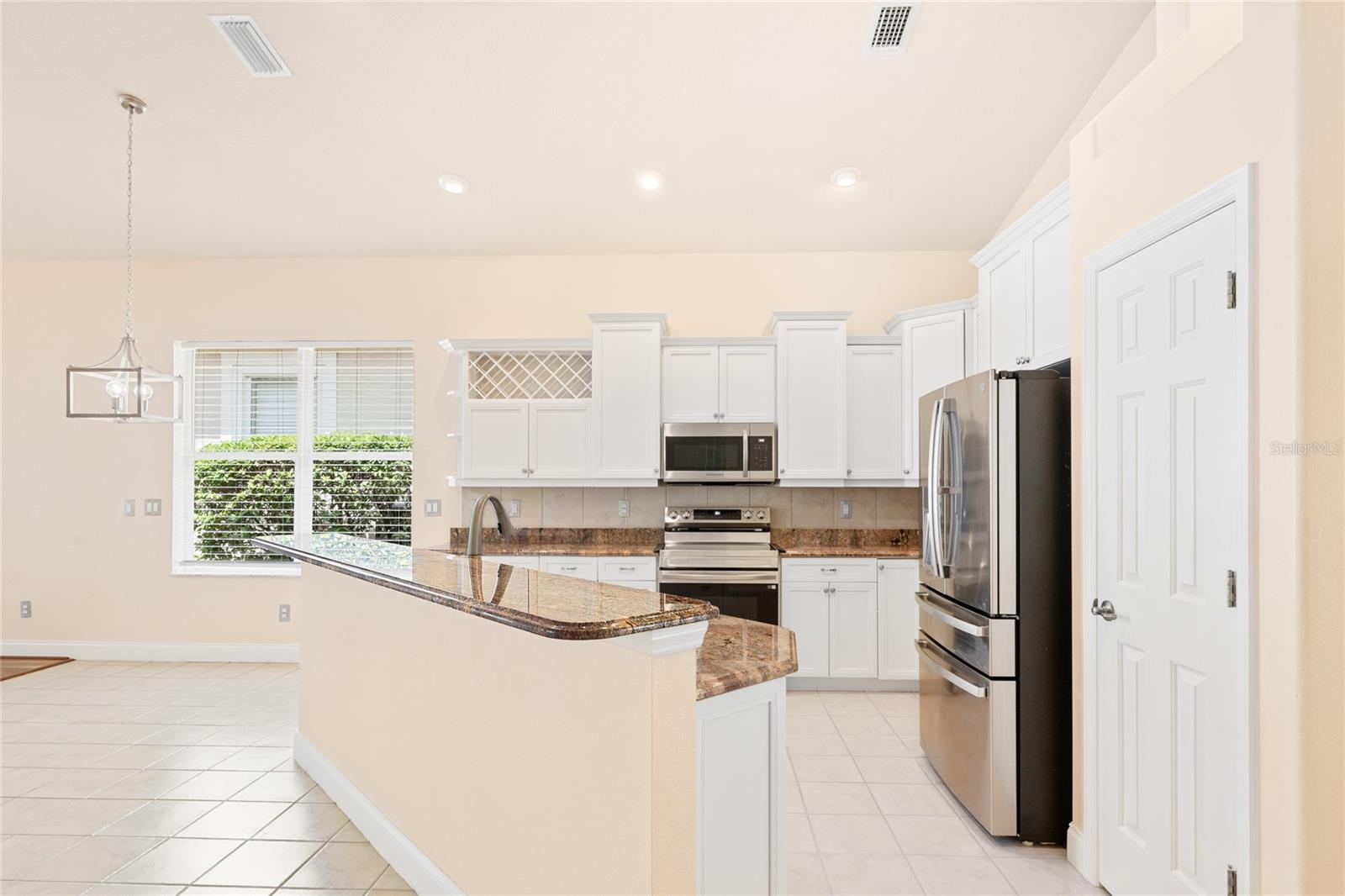 3 VILLAGE VIEW DR
