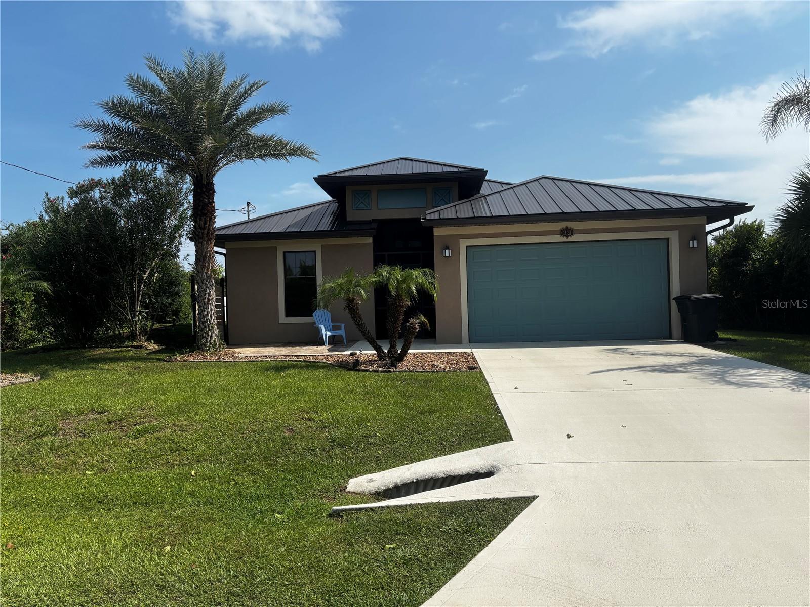 12 MAHOE DR N