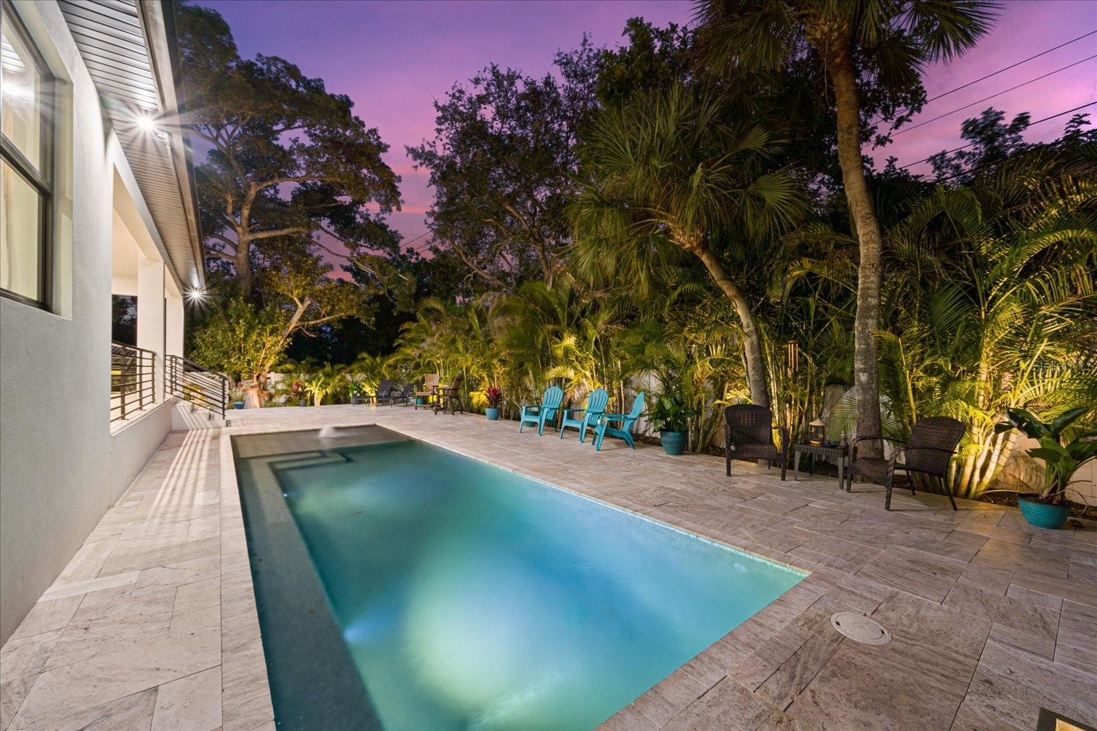 577 VENICE LN