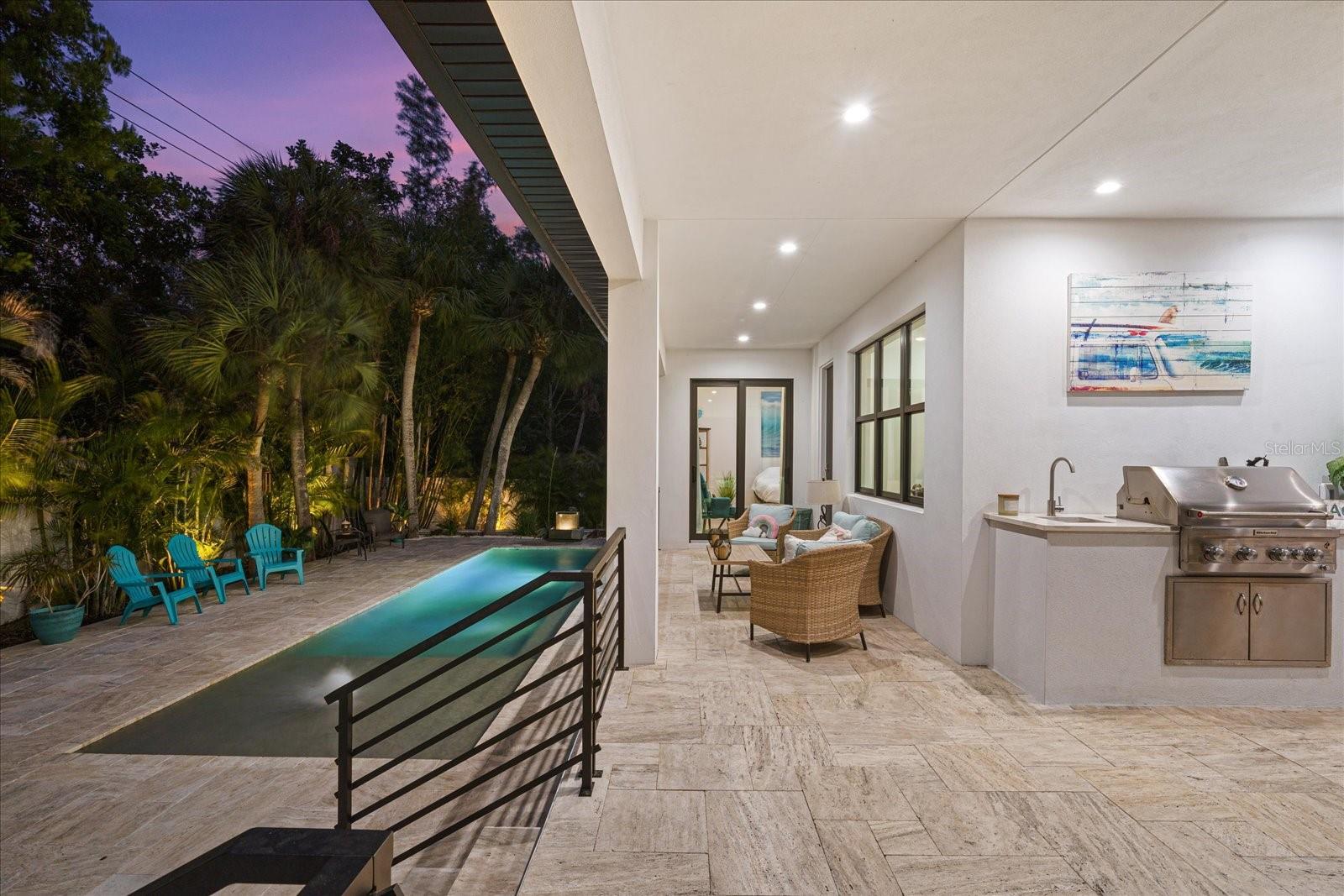 577 VENICE LN