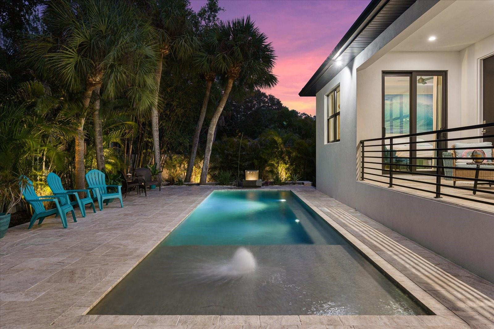 577 VENICE LN