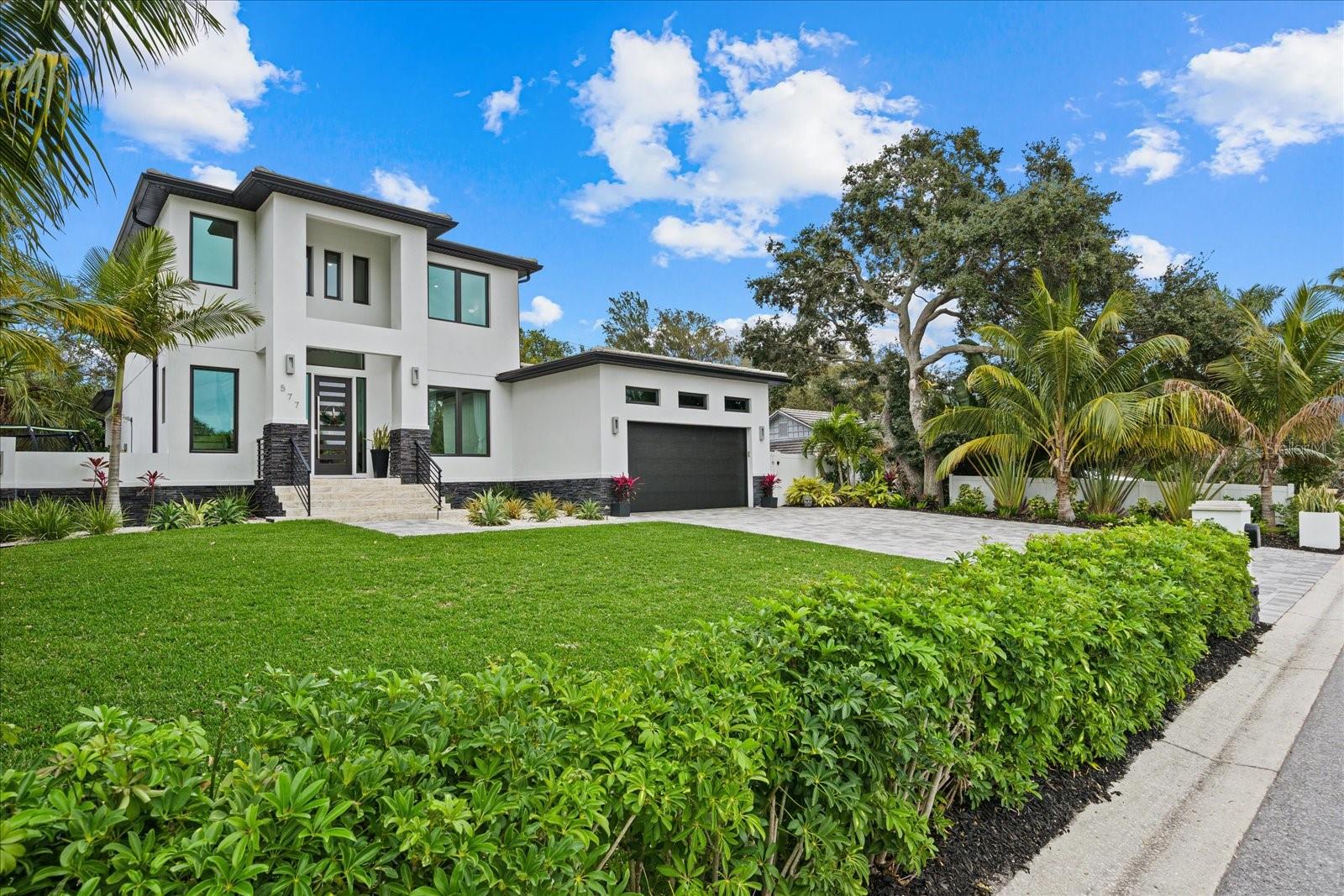 577 VENICE LN