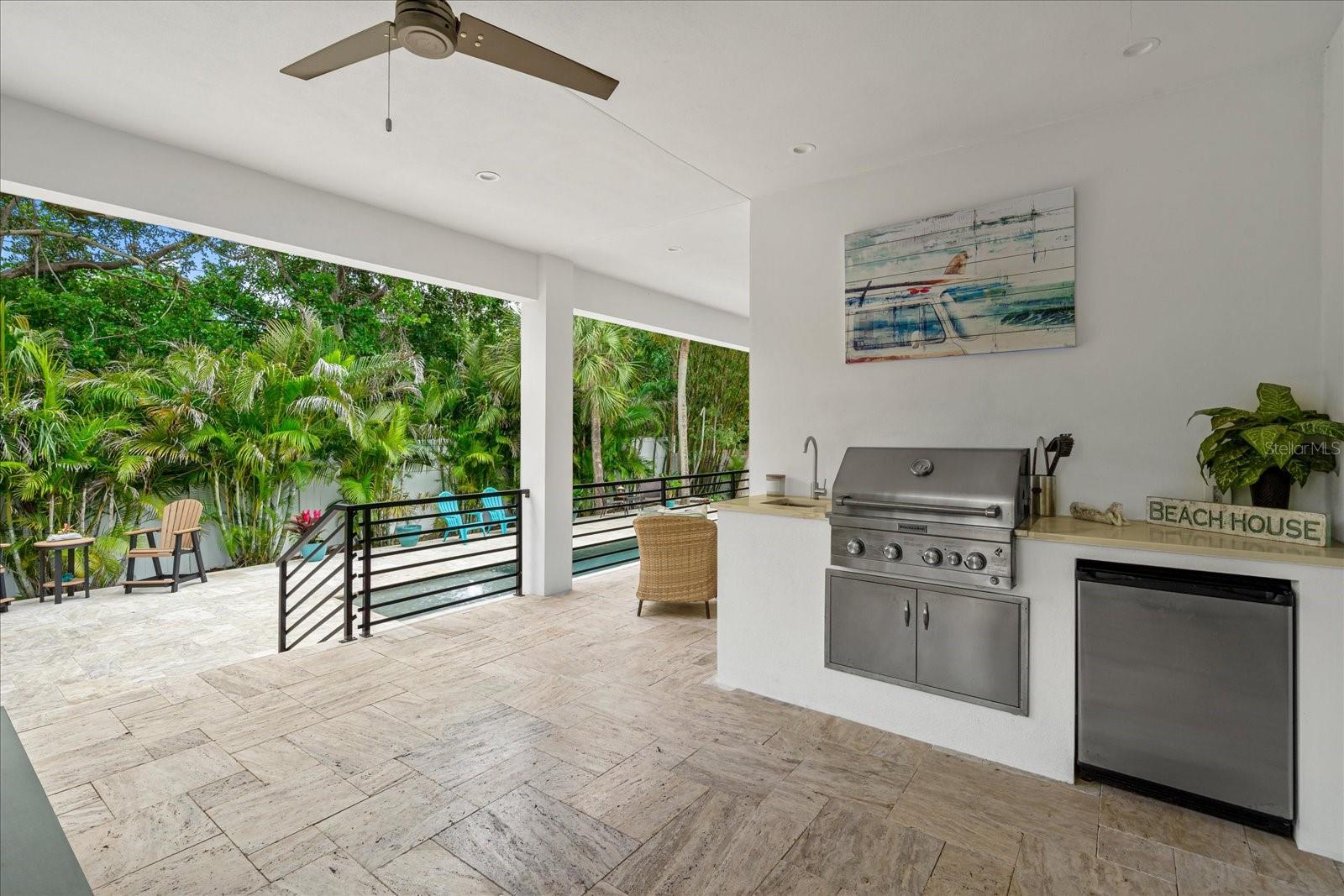 577 VENICE LN
