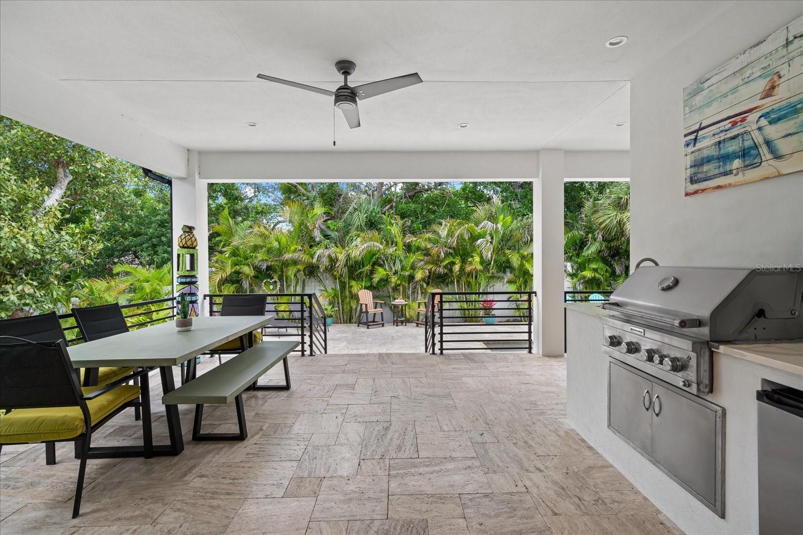577 VENICE LN