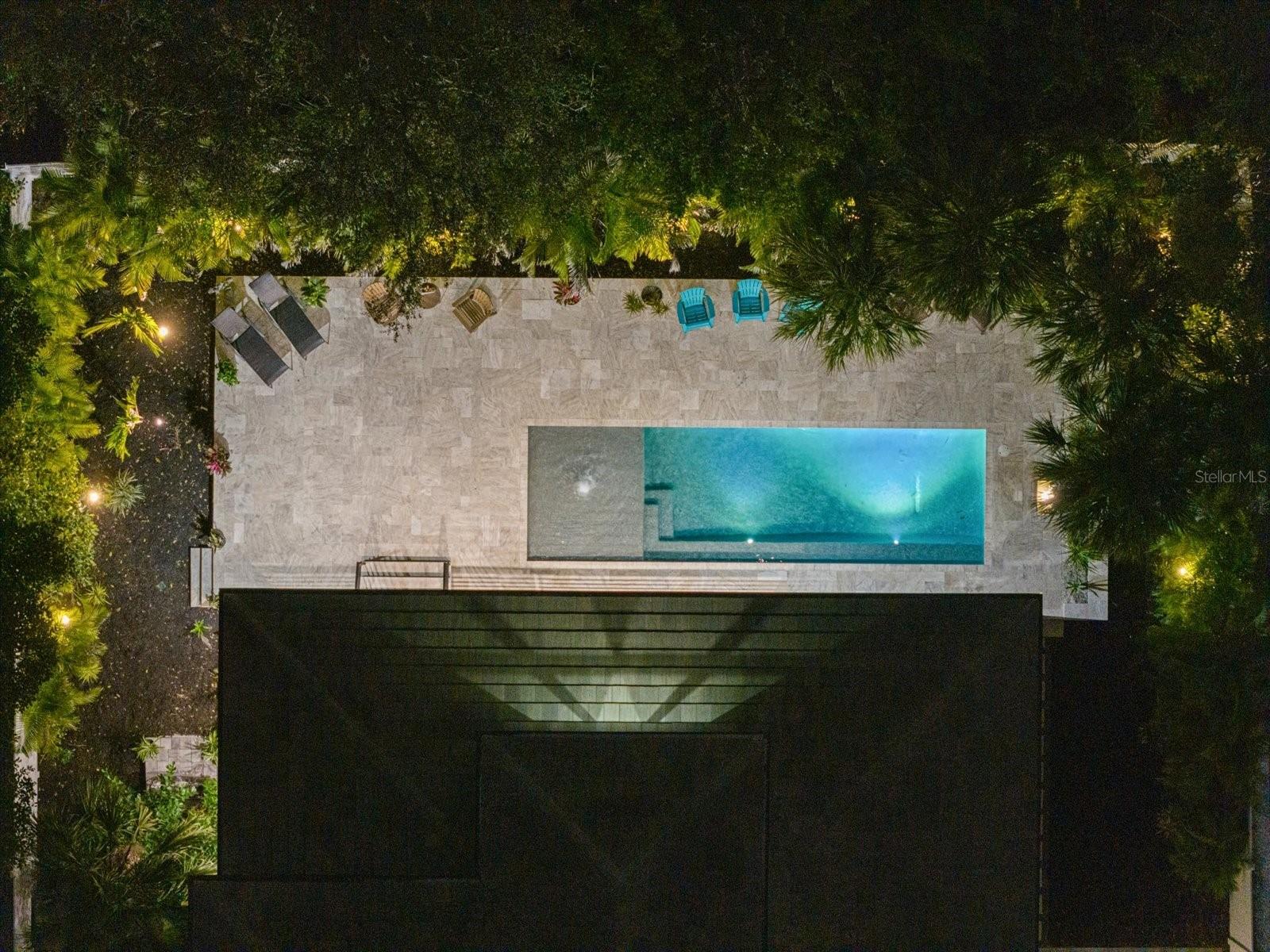 577 VENICE LN