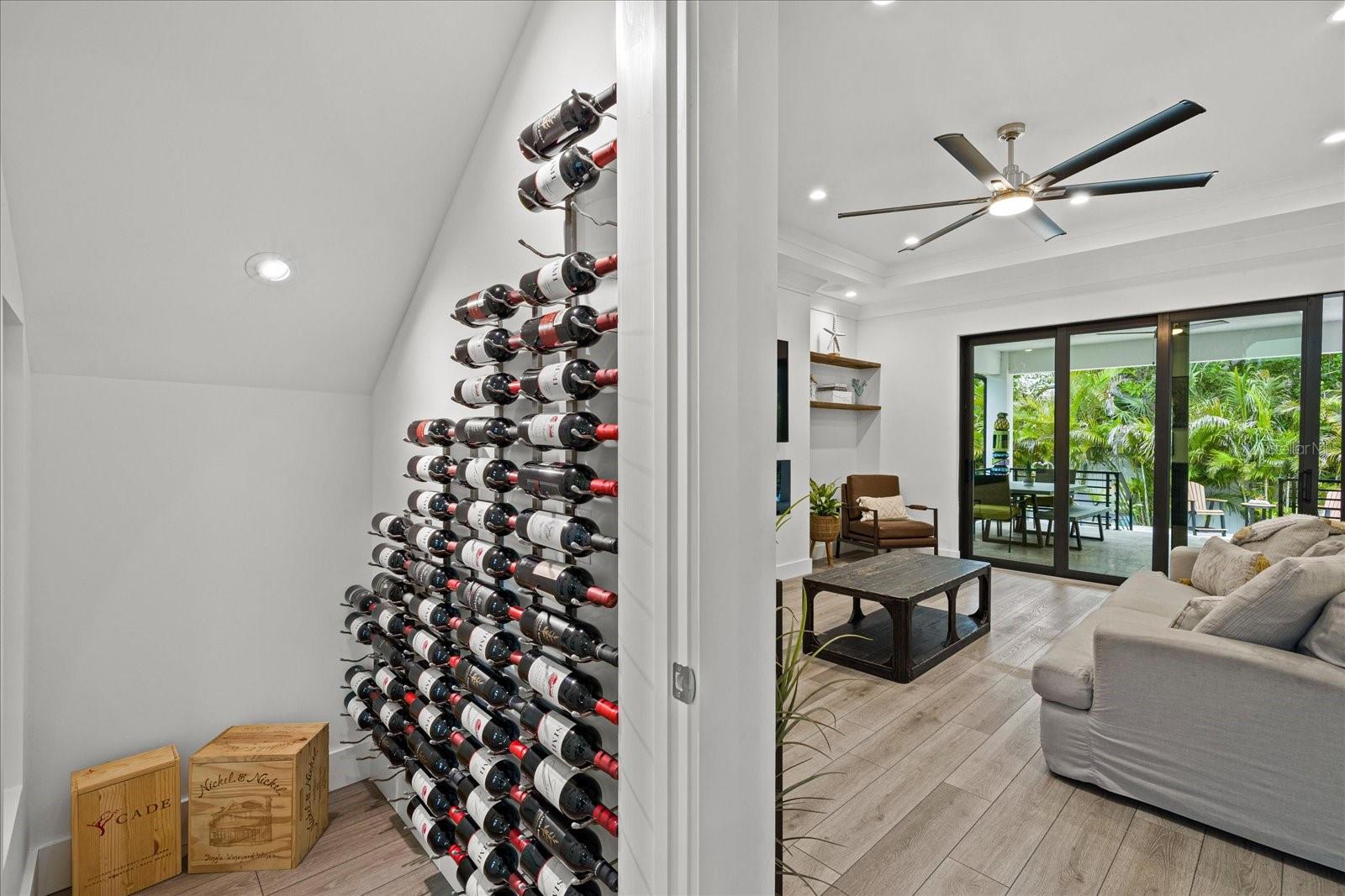 577 VENICE LN