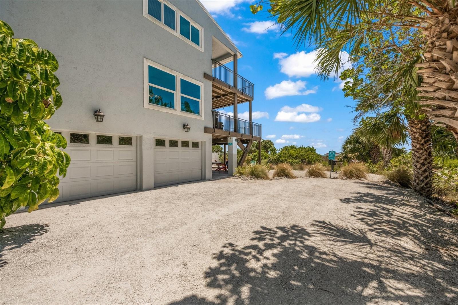 600/602 BEACH RD #1 & 2