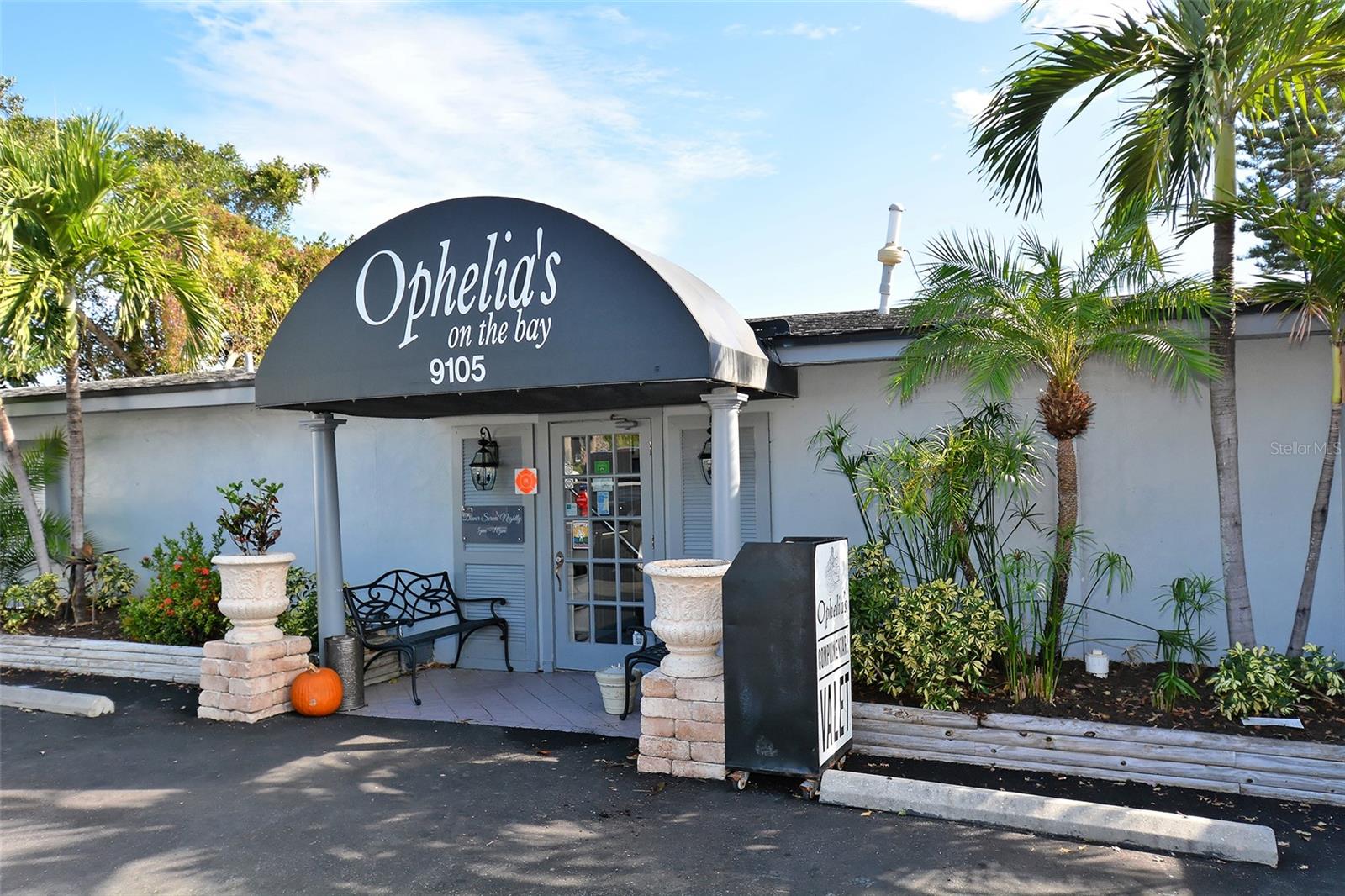 9393 MIDNIGHT PASS RD #302