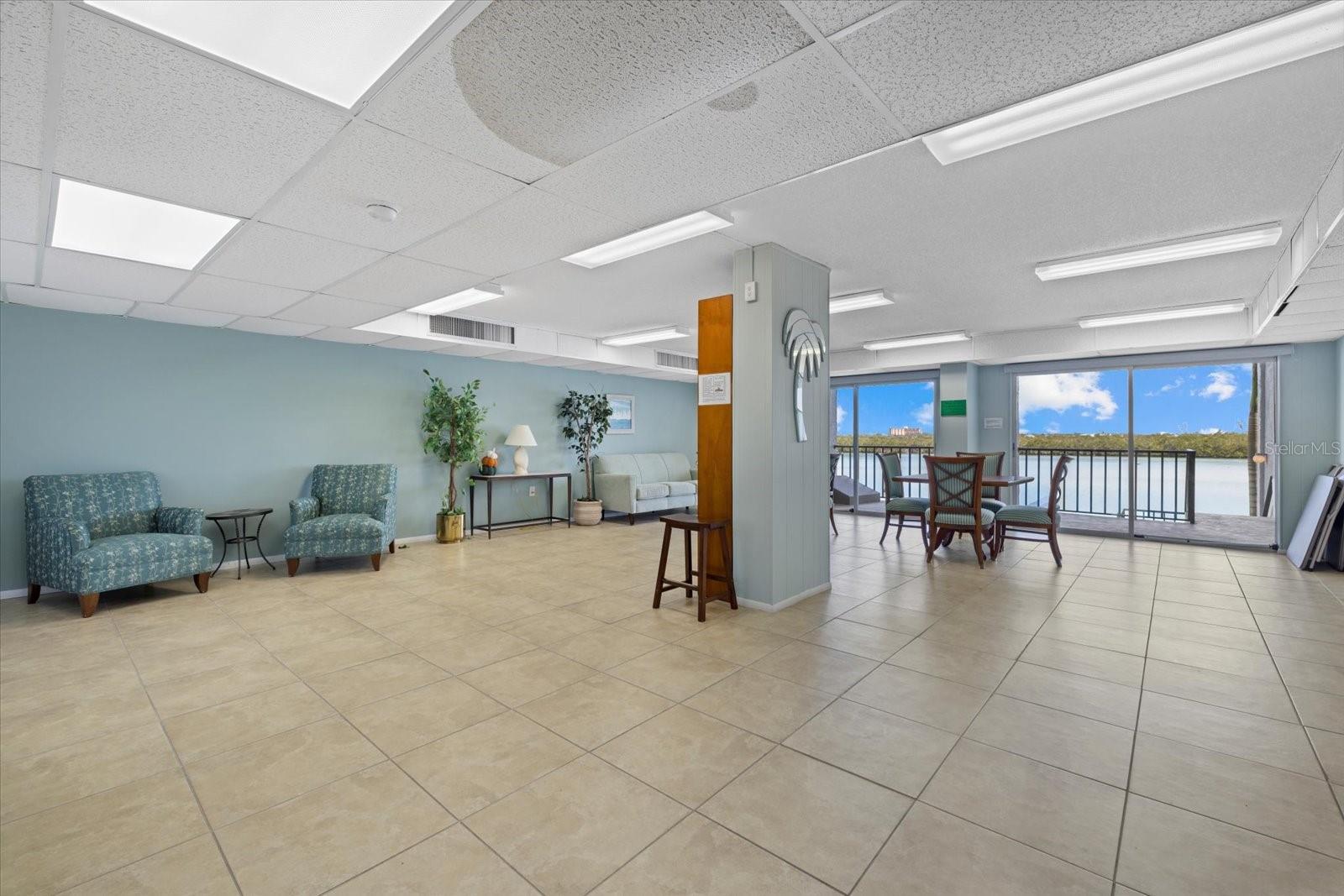 9393 MIDNIGHT PASS RD #302